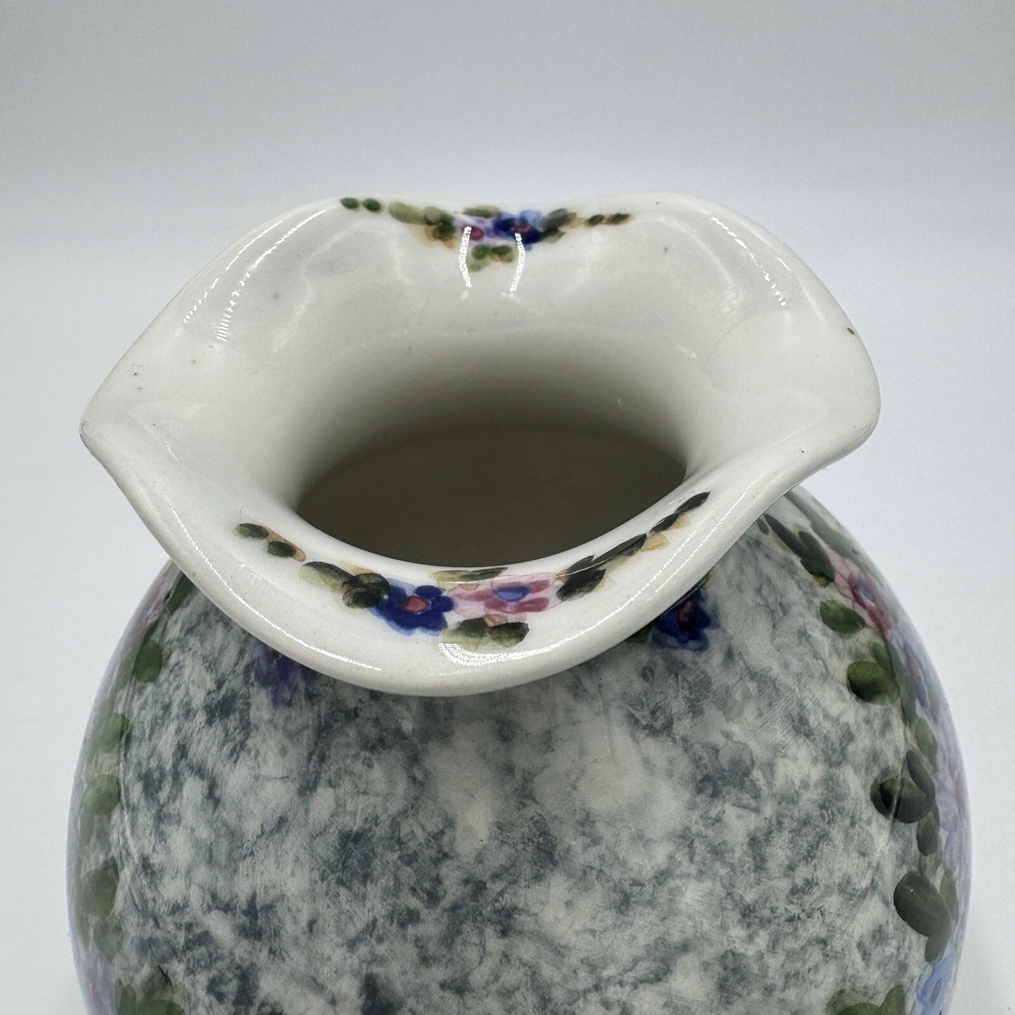 Tanagrea Studio Pottery Greece Floral Hand Painted Vase #379 5.5in H Vintage
