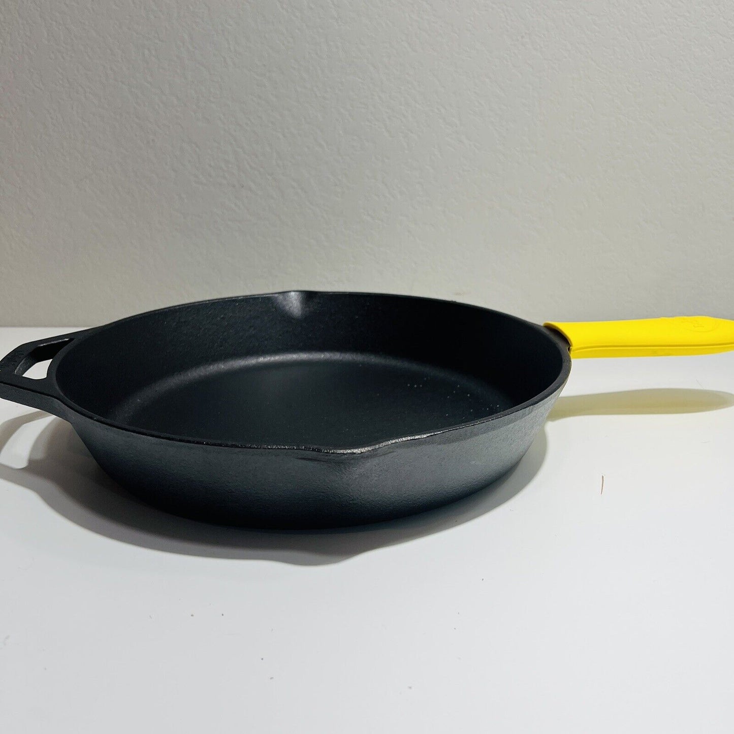 Lodge Cast Iron Skillet L10SK3 12 inch Kitchen Cookware Metal