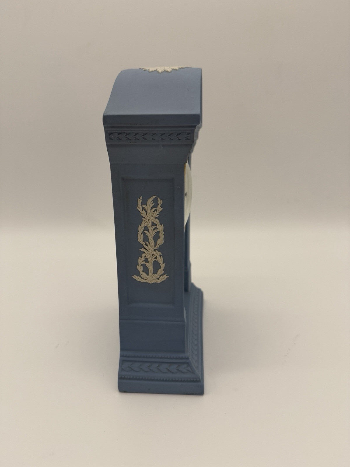 Vintage Wedgwood Blue Jasperware England Mantle Clock Millennium AD 2000 Works