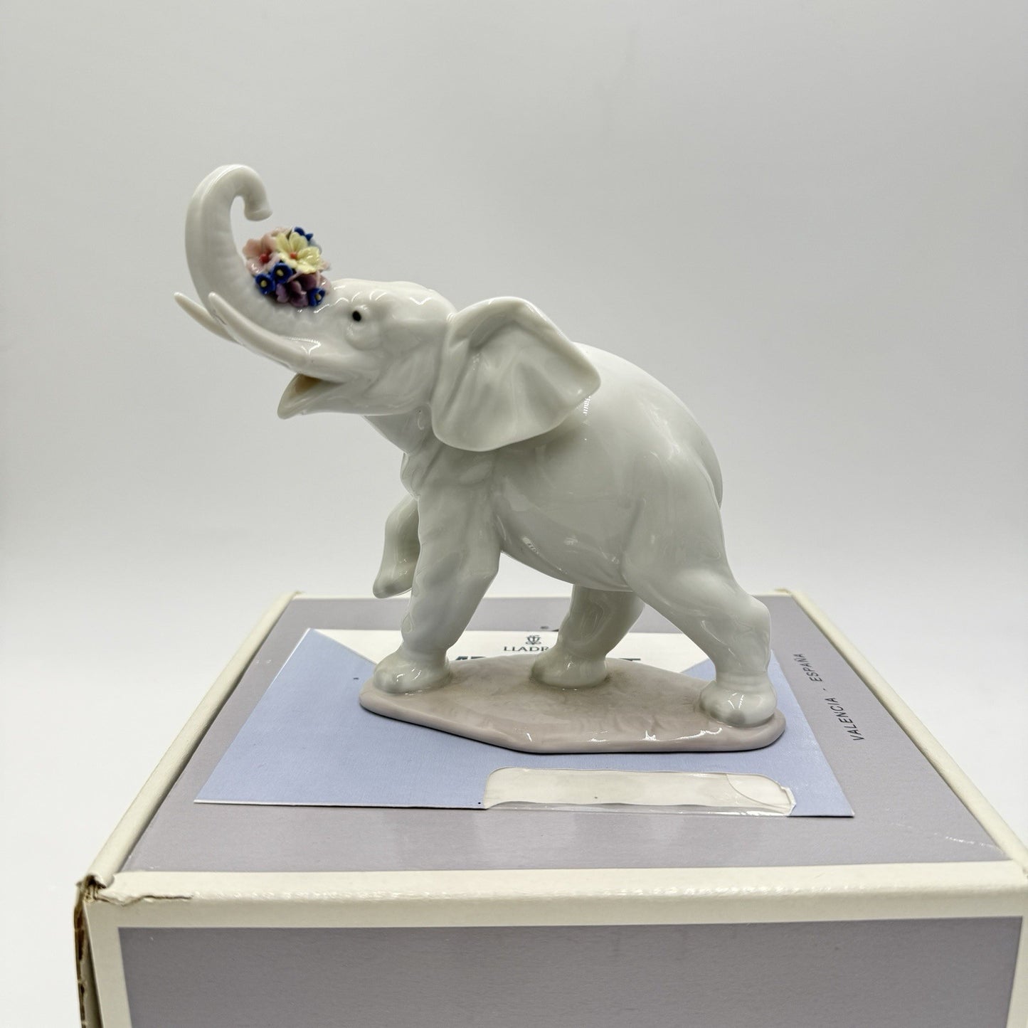 Lladro Spain Lucky’s Call Elephant #6461 Porcelain MINT W/Box Figurine Floral 5”