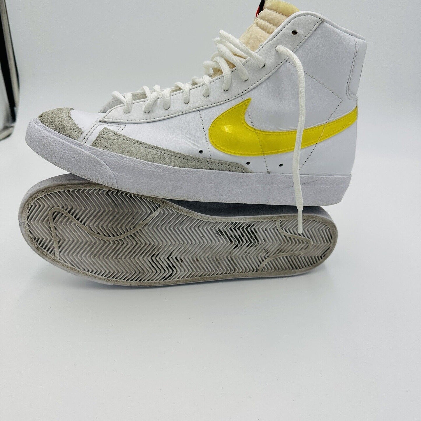 Nike Blazer Women Size 11 77 Mid Vintage Opti Yellow White Sneaker DJ3050-101