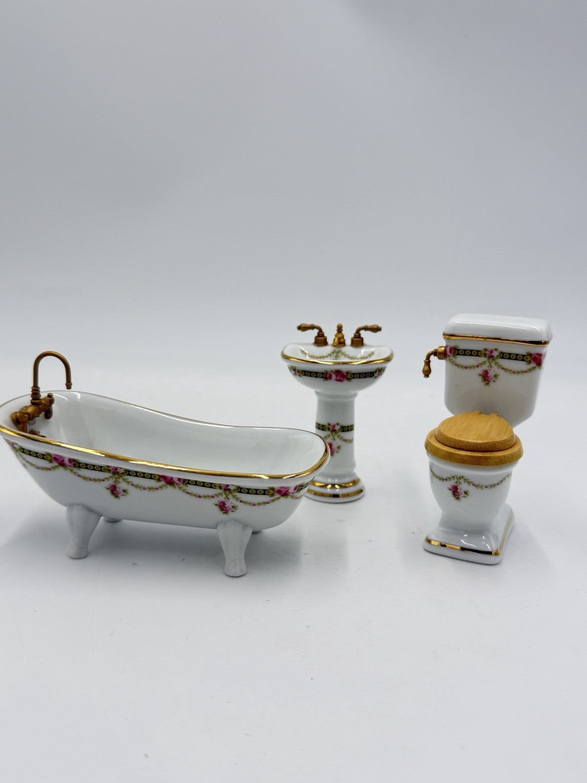 Reutter Germany Porcelain Floral Victorian Bathroom Set Dollhouse Miniature 1:12