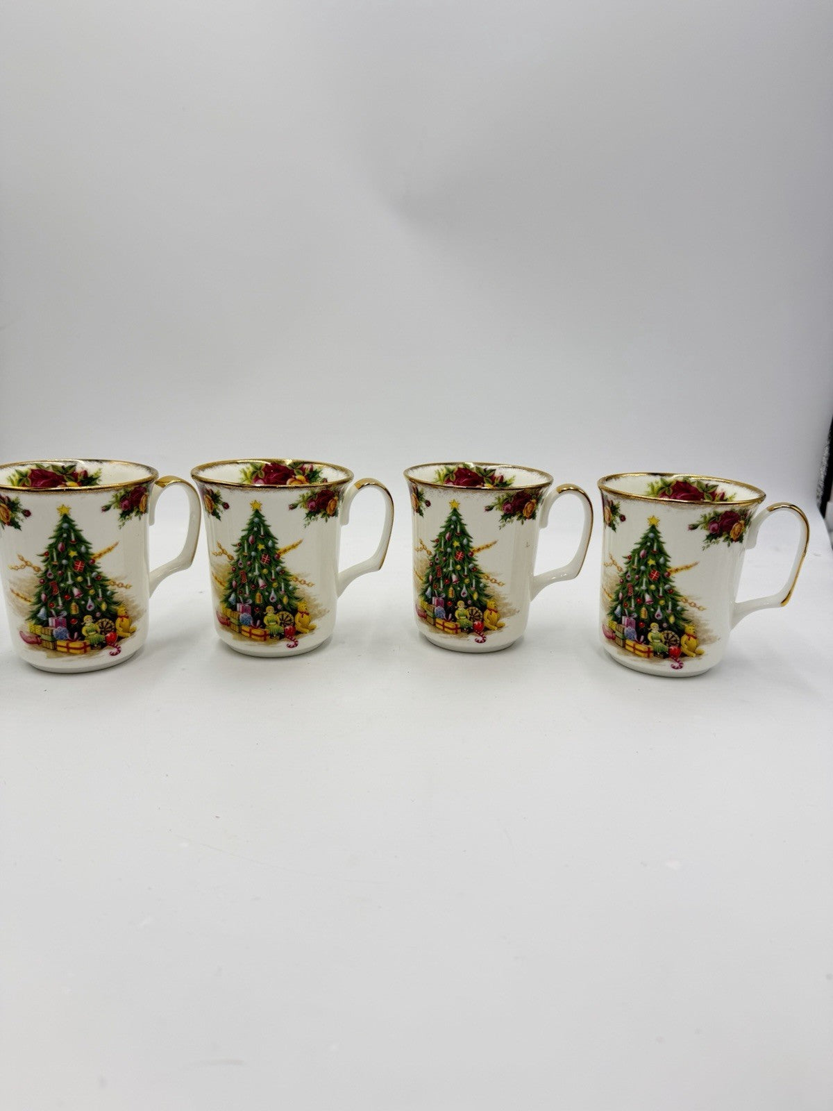 Royal Albert Old Country Roses Christmas Magic Porcelain England Coffee Mugs Set
