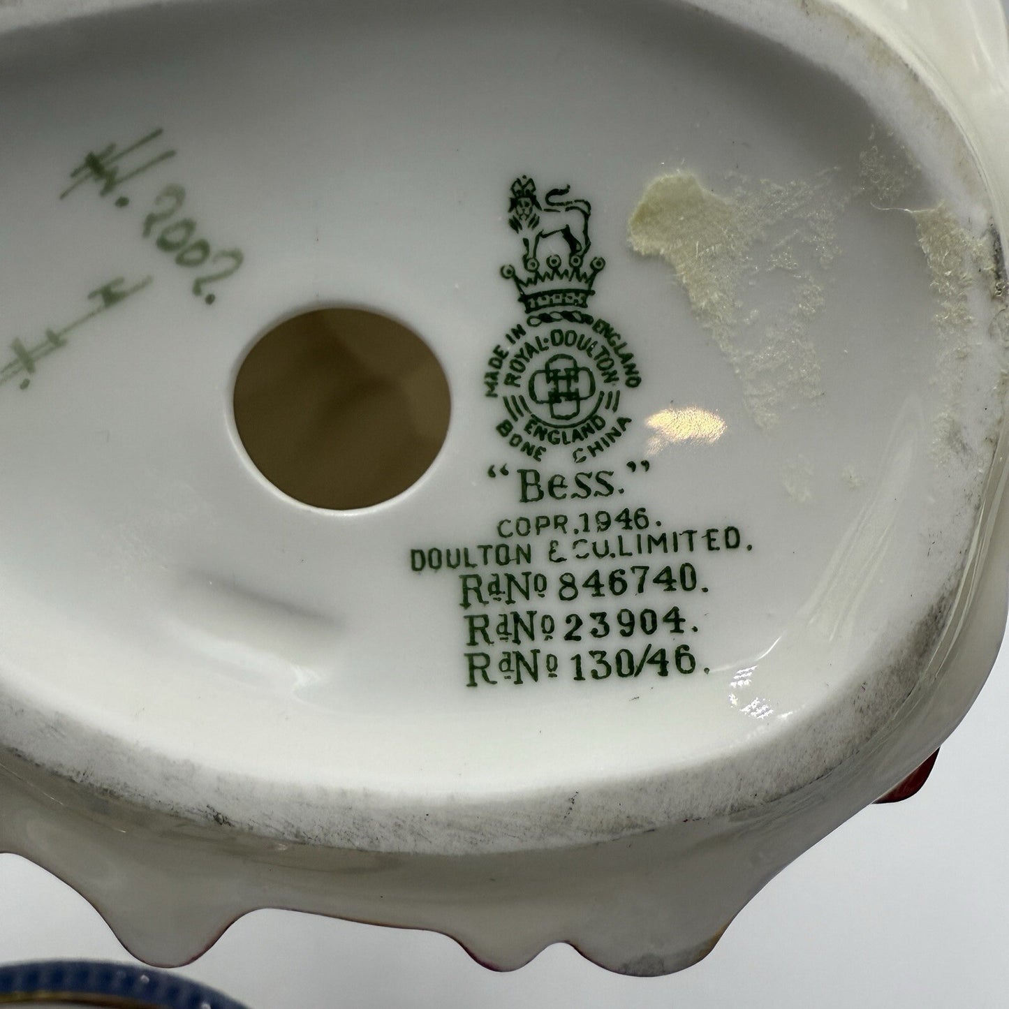 Vintage Royal Doulton Porcelain Figurine Bess HN.2002 Antique Painted Lady 7.5"