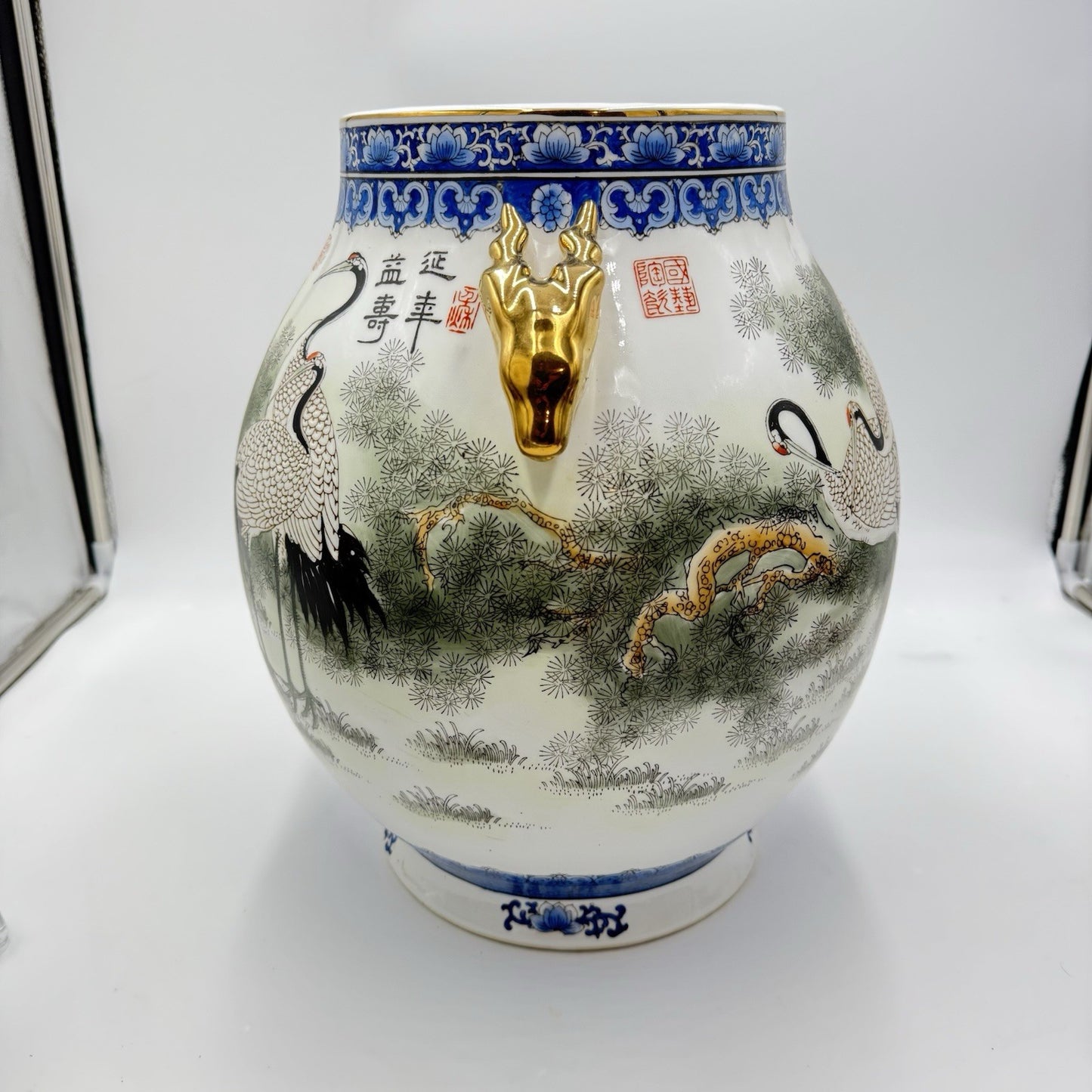 Chinese Porcelain Deer Head Hu Vase Qing Dynasty early Republic period 1912-1945