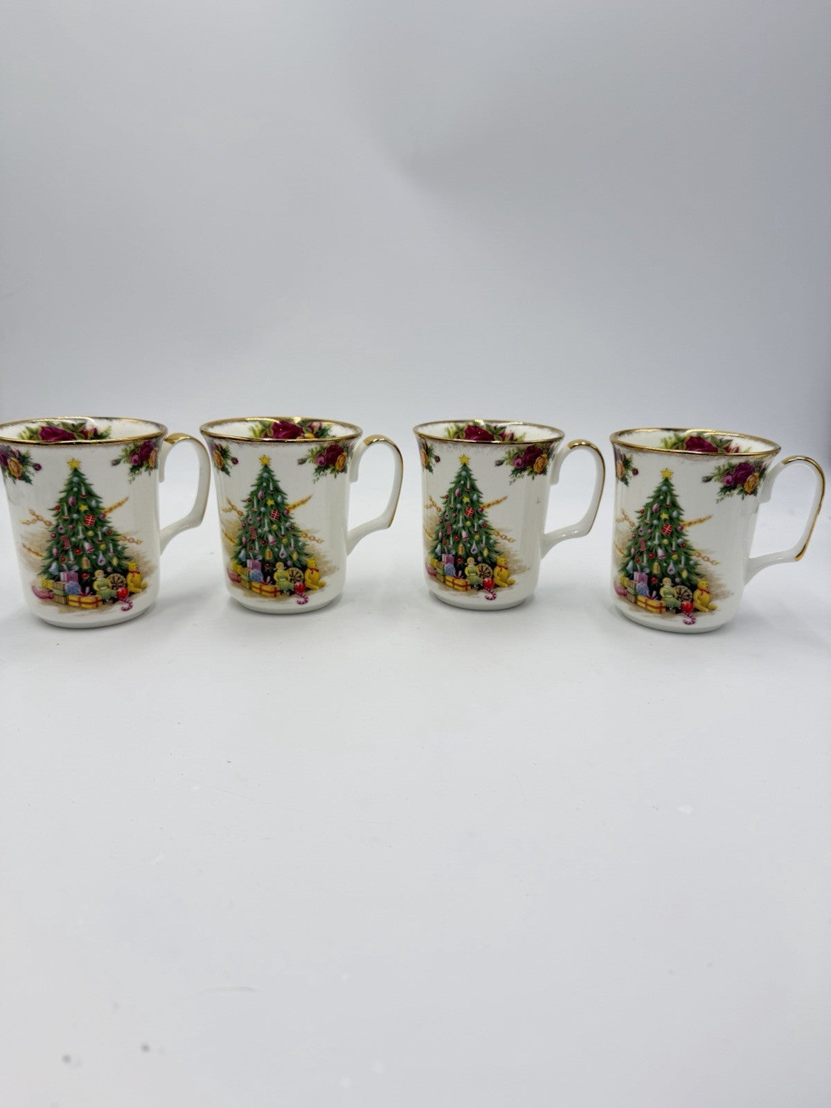 Royal Albert Old Country Roses Christmas Magic Porcelain England Coffee Mugs Set