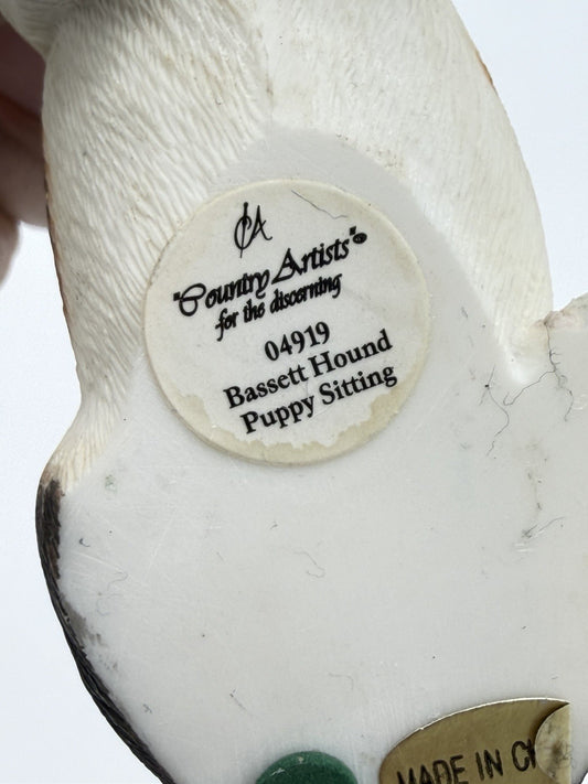 COUNTRY ARTISTS Bassett Hound Puppy Sitting Dog Figurine Resin Painted 2000