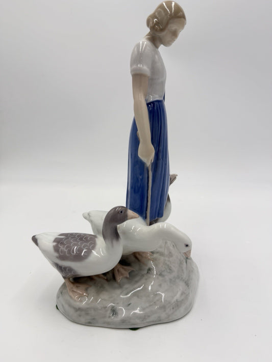 Large Bing & Grondahl Copenhagen Porcelain Denmark Girl & Geese 2254 Figurine 9”