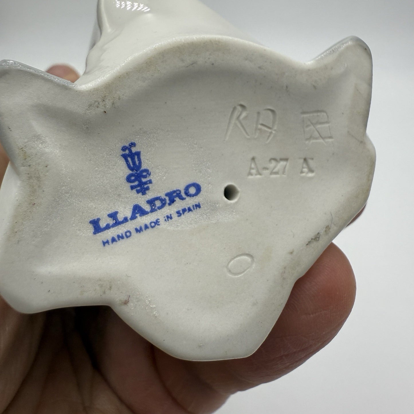 Lladro Spain porcelain Girl Stretching # 4872 Fulgencio Garcia figurine