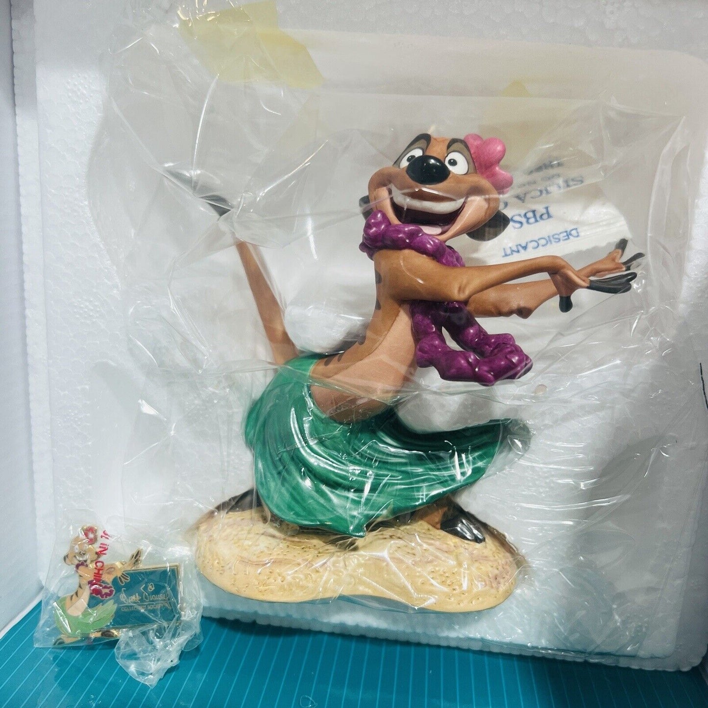 Disney WDCC Timon Luau Lion King Figurine 1998 Membership COA Pin Classics