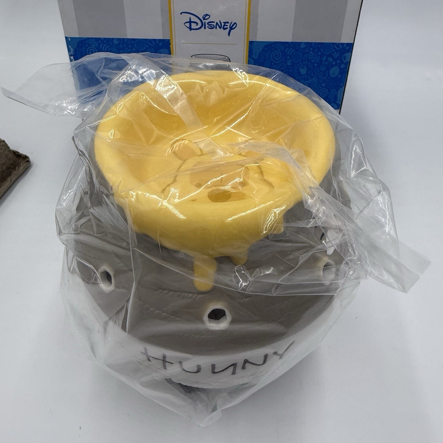 Retired Disney Scentsy Warmer Winnie The Pooh Hunny Pot New in Box