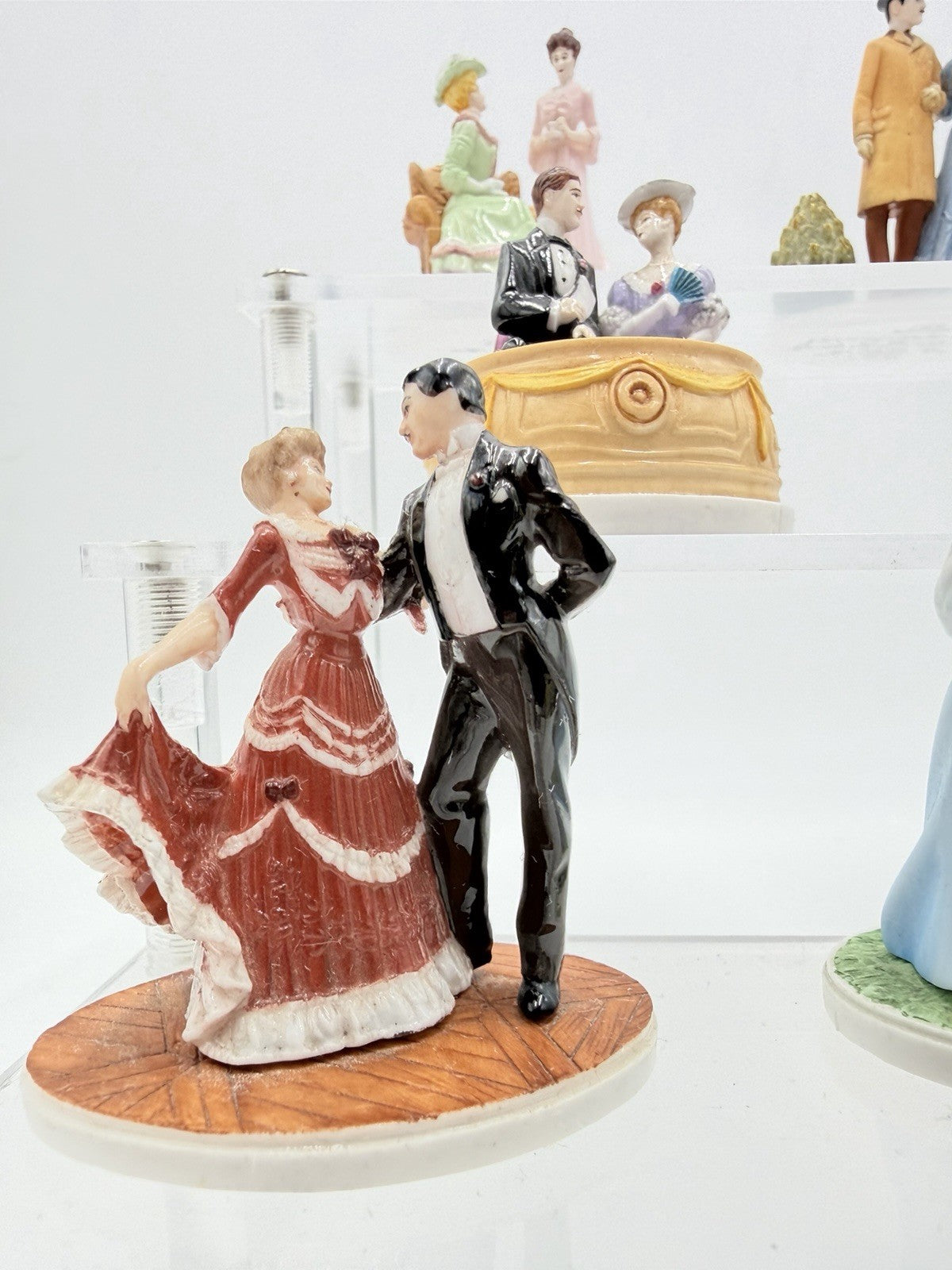 Franklin Mint Fashionable Parisiennes Porcelain Miniature Figurines 11
