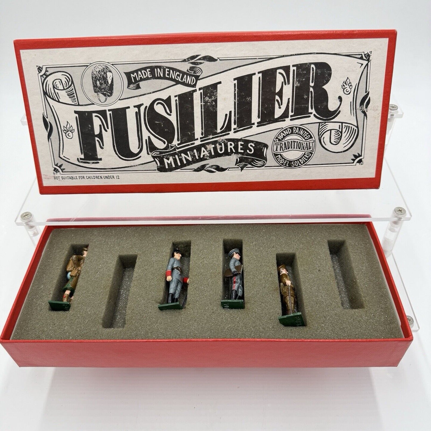 Fusilier miniature hand painted model soldiers traditional made in england metal