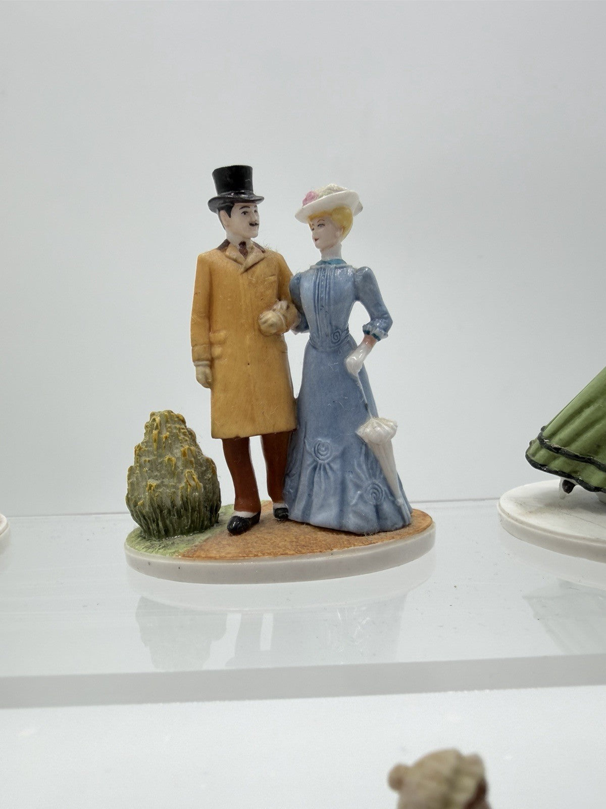 Franklin Mint Fashionable Parisiennes Porcelain Miniature Figurines 11