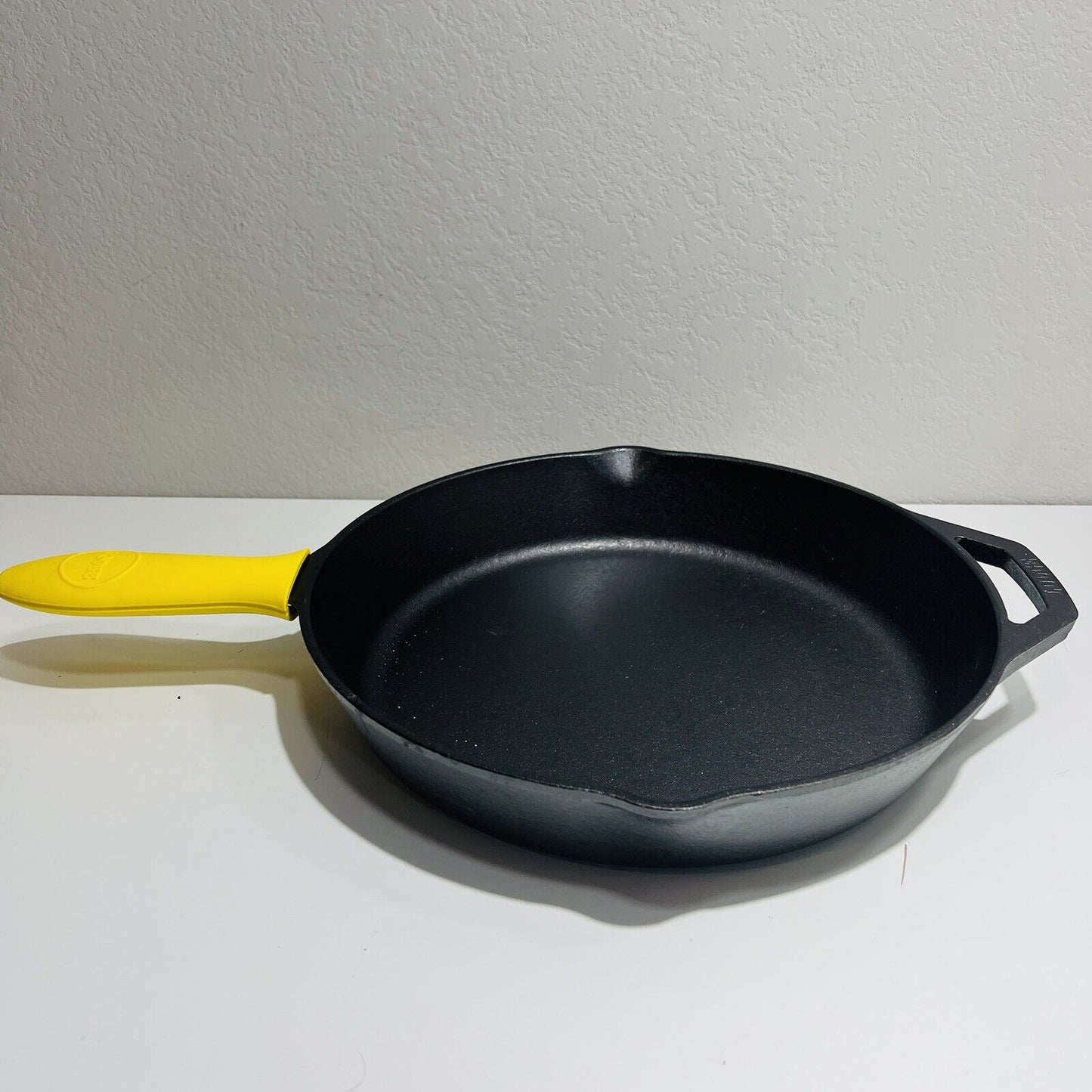 Lodge Cast Iron Skillet L10SK3 12 inch Kitchen Cookware Metal