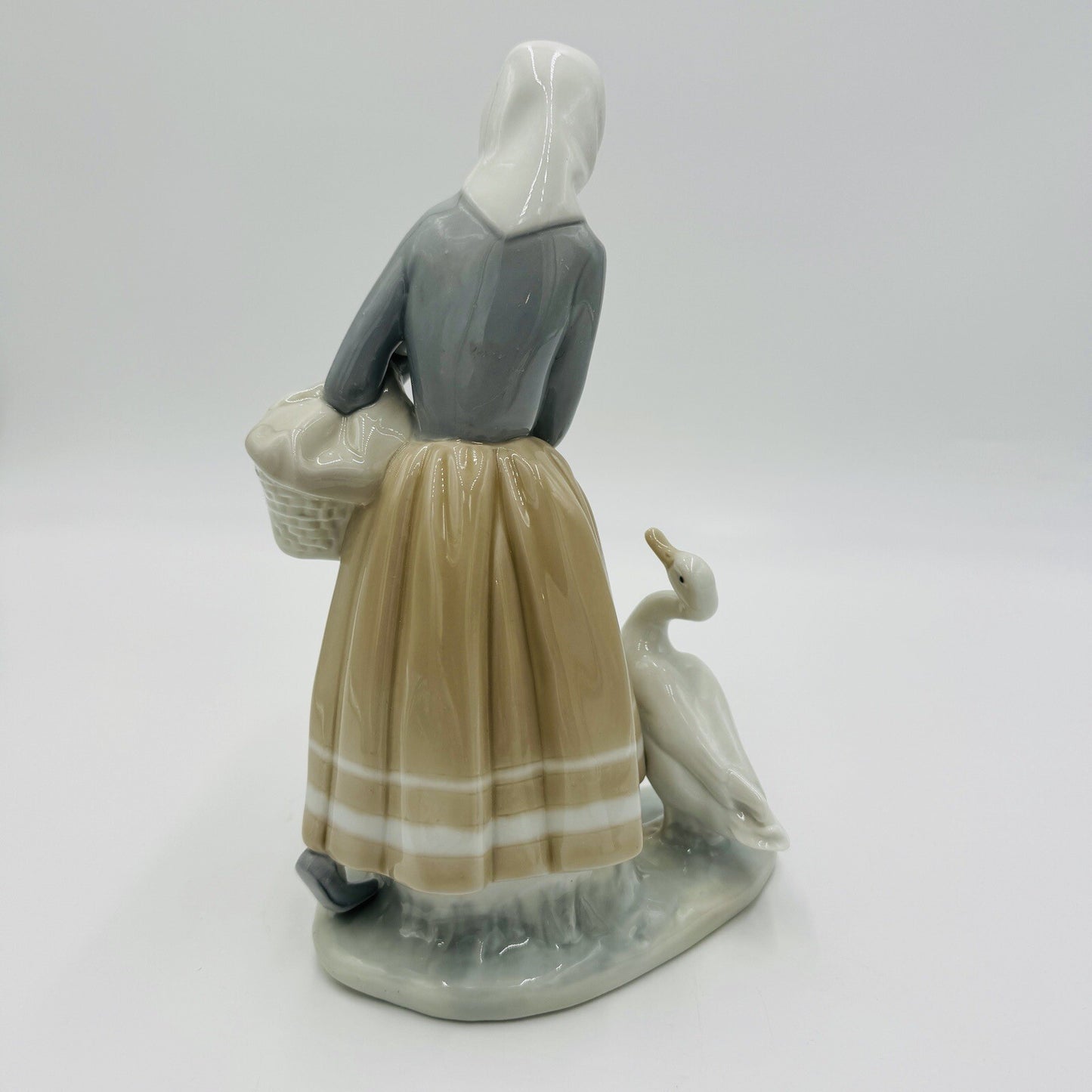 Lladro Shepherdess Girl & Ducks/Geese Basket Porcelain Figurine Spain 9in