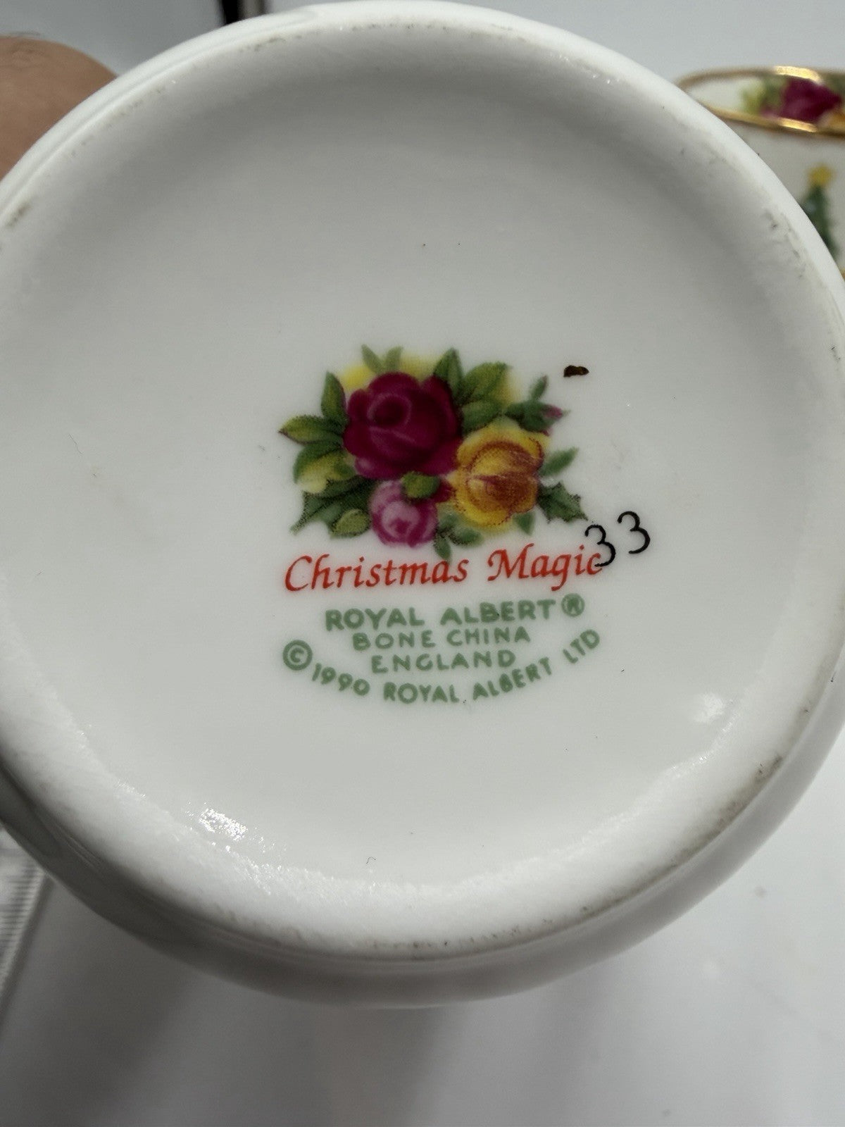 Royal Albert Old Country Roses Christmas Magic Porcelain England Coffee Mugs Set