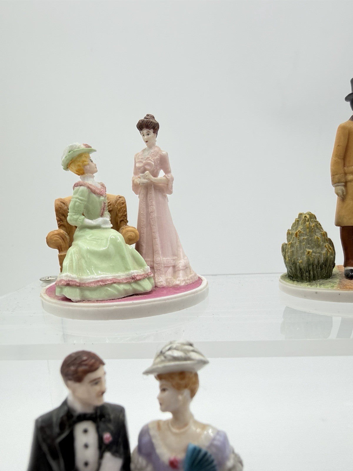 Franklin Mint Fashionable Parisiennes Porcelain Miniature Figurines 11