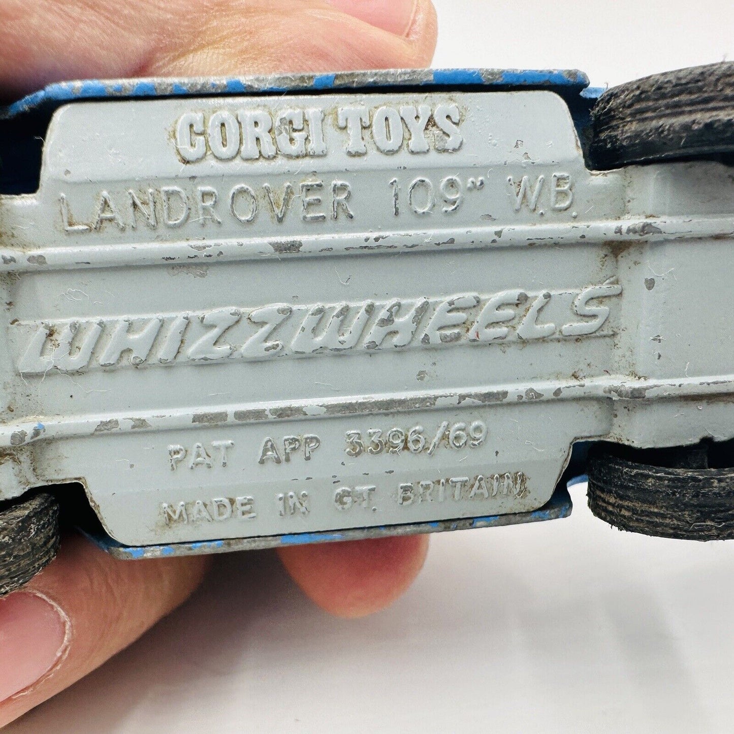 Corgi Toys Whizzwheels Land Rover 109 Wb Diecast Car Made In Britain Vintage