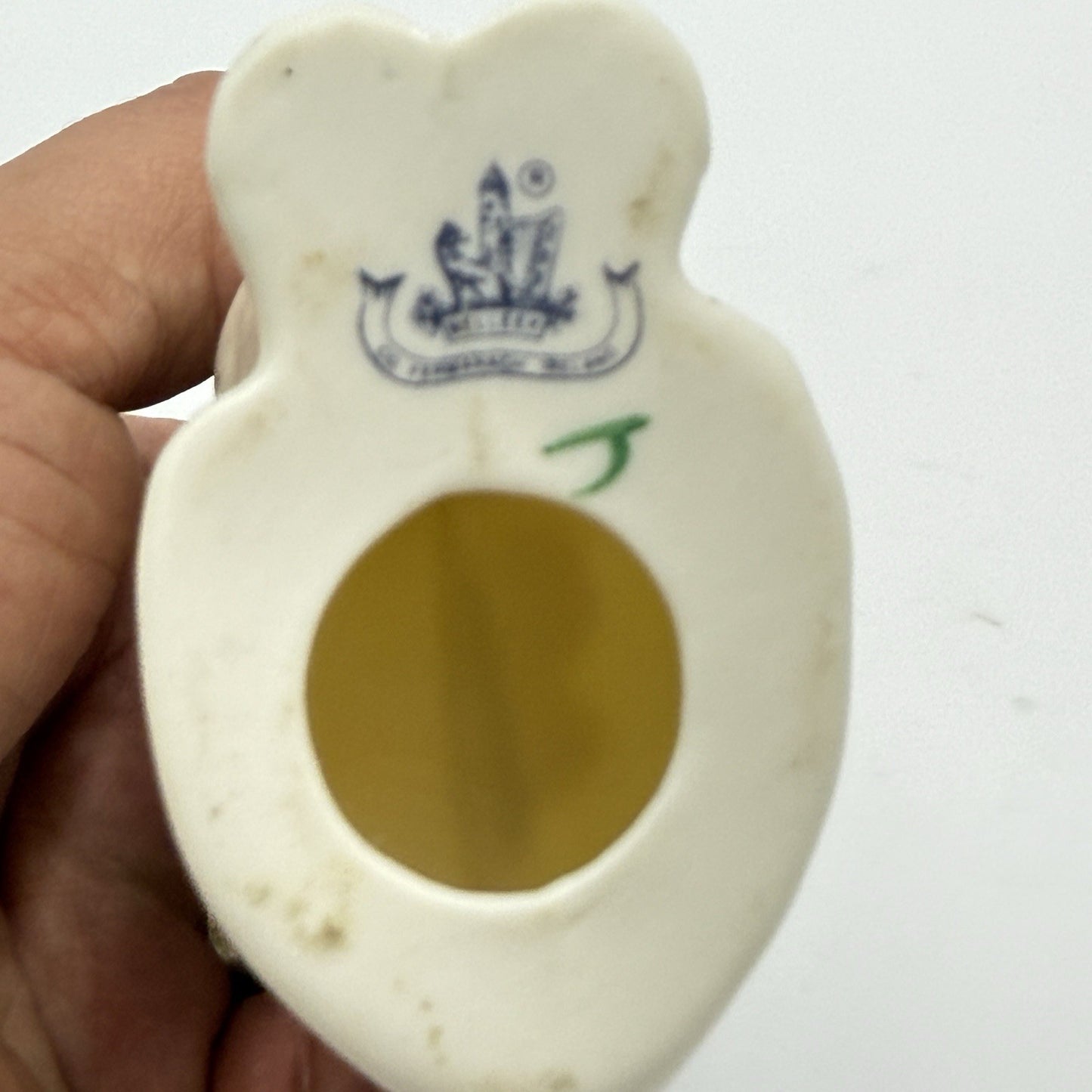 Vtg 5” Belleek Irish Porcelain Beige Cat Green Eyes Figurine Blue Marking 8th