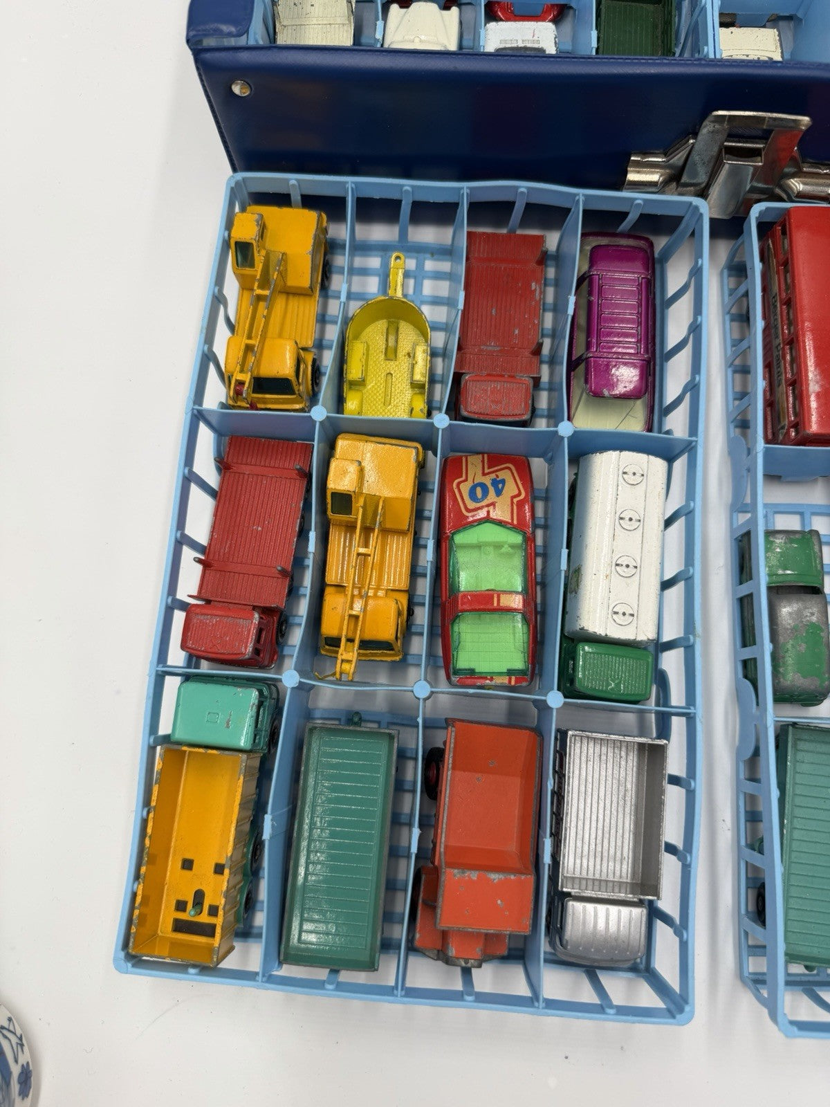 Vintage 1968 Official Lesney Matchbox Deluxe Collector Case Full Of Lesney Cars