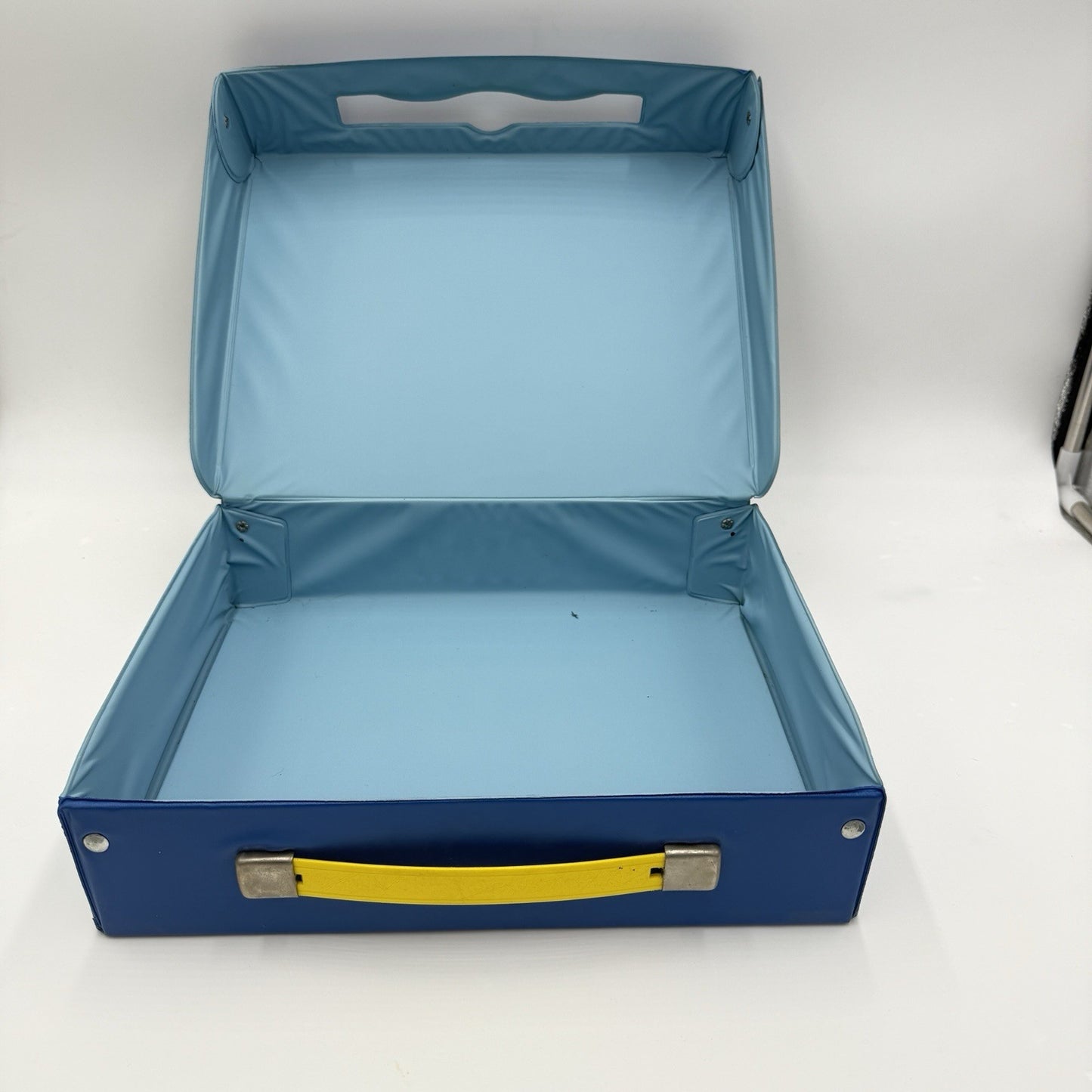 Matchbox 1974 Carry Case Holds 48 Models No Trays Blue