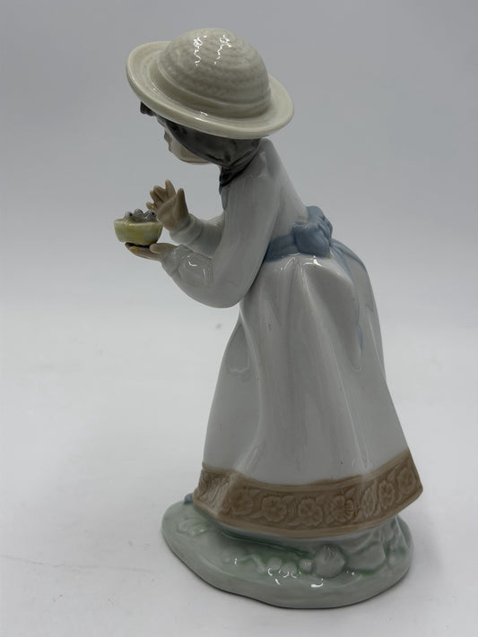 Nao by Lladro Spain Porcelain Girl W/ Birds Nest Porcelain Figurine