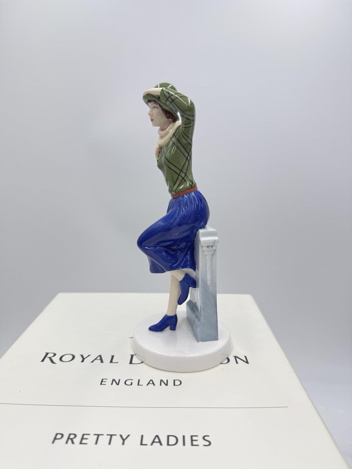 Royal Doulton Bone China Pretty Ladies 2007 Theresa Figurine HN4933 England