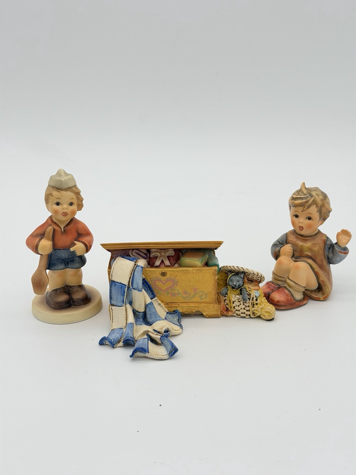 VINTAGE 1999 GOEBEL SMALL HOPE CHEST Plus 2 Hummel Goebel Figurines Set