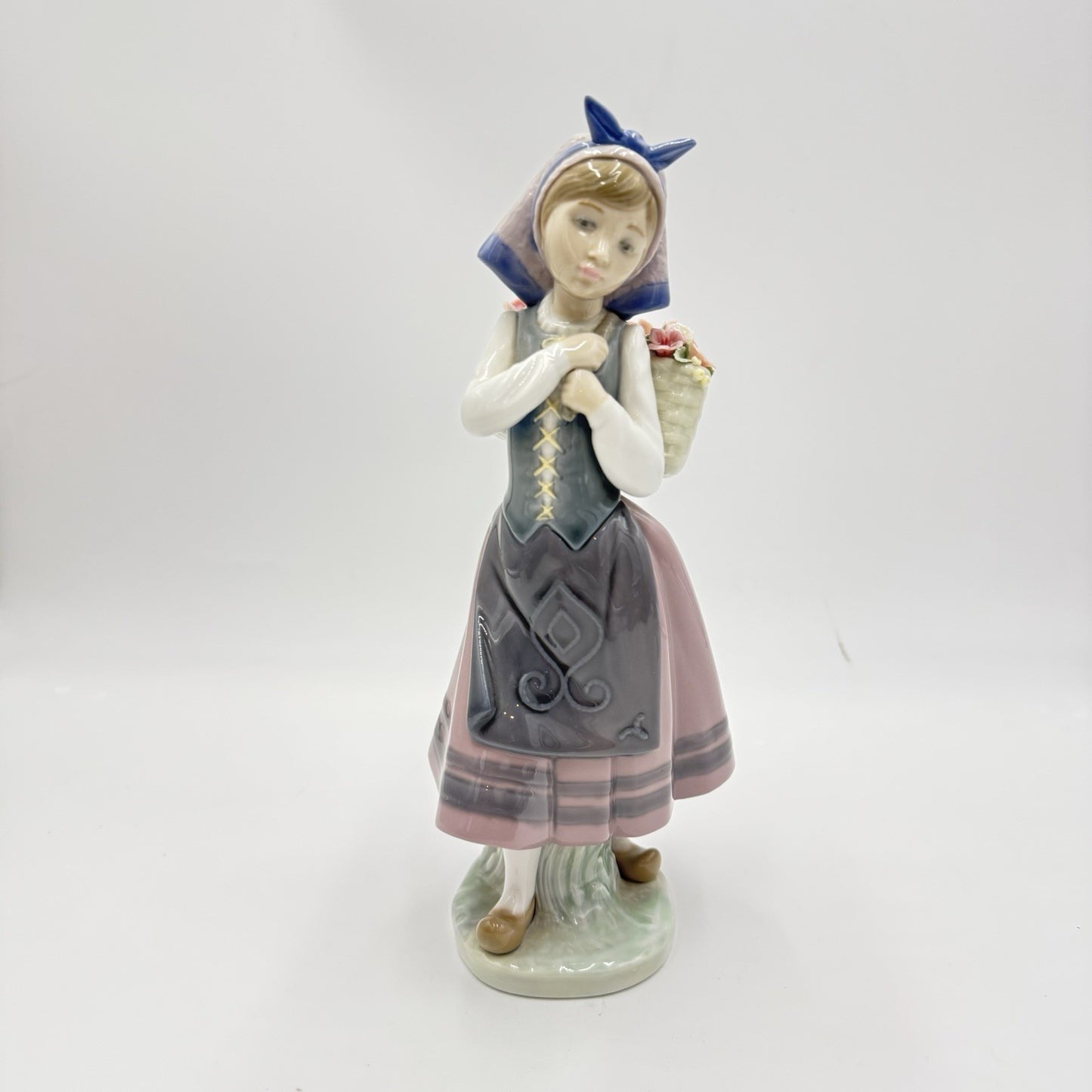 Lladro Spain Porcelain Nature's Bounty Girl w/ Flower Basket 1983 Figurine 10”