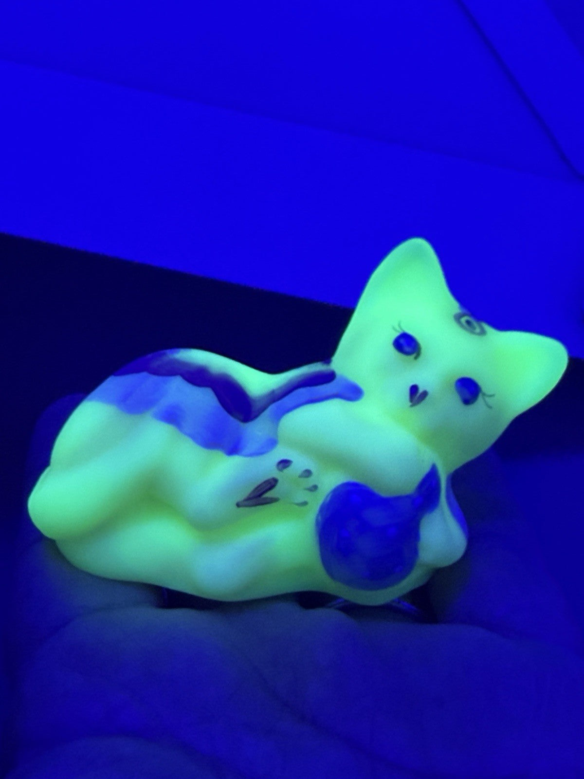 Fenton Art Glass Burmese Kitten Cat W/Ball 100 Years Vtg UV Glow 5044 Figurine