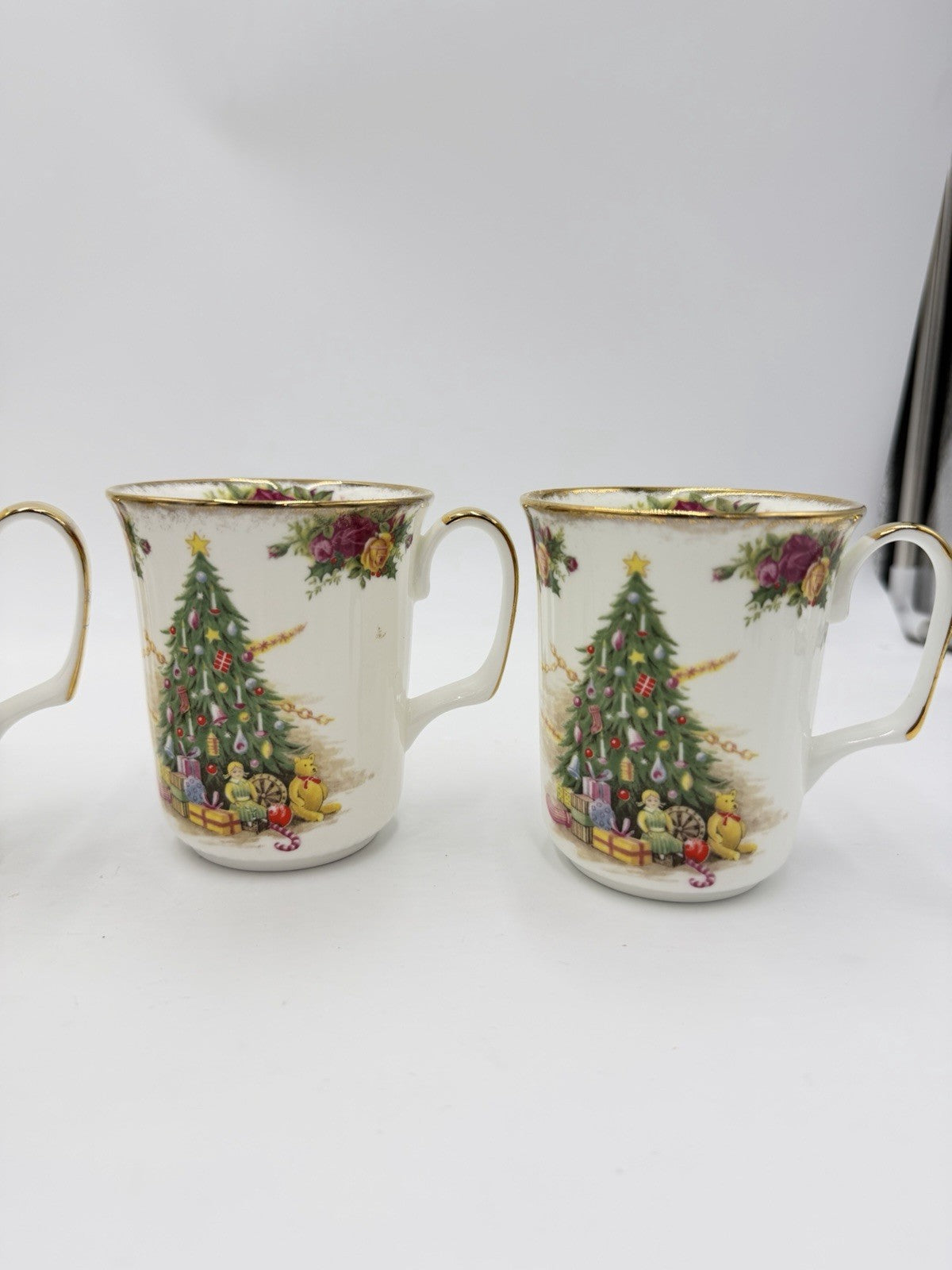 Royal Albert Old Country Roses Christmas Magic Porcelain England Coffee Mugs Set