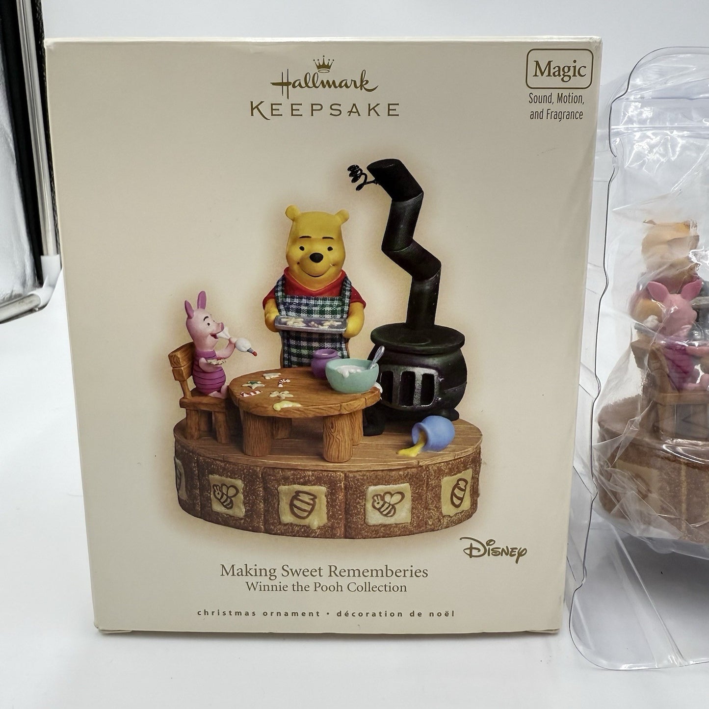 Hallmark Ornament Making Sweet Rememberies Magic' Winnie The Pooh 2007