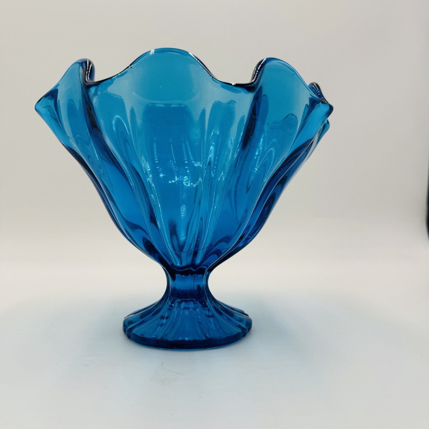 MCM L E Smith Glass Pedestal Peacock Blue Bowl With Ruffled Rim Rippled Sides 7"