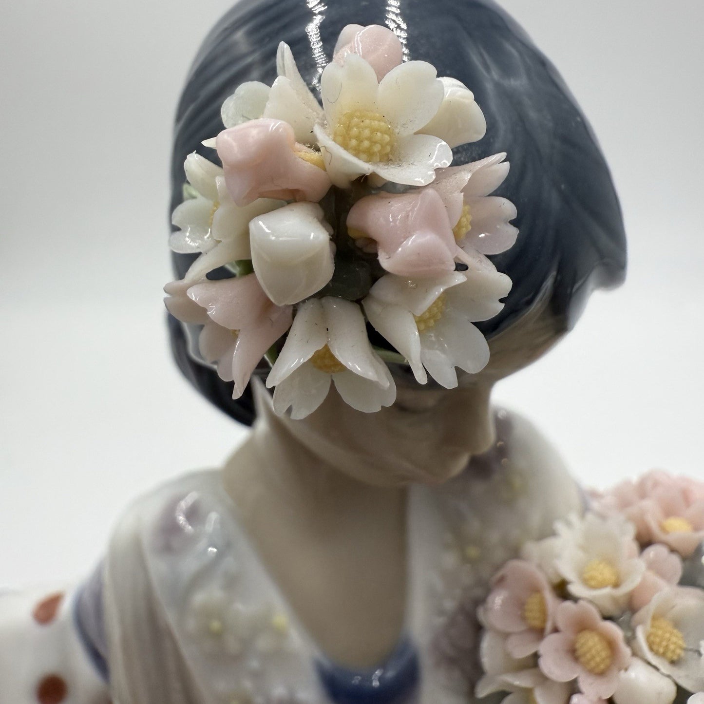 Vintage Lladro Spain FLOR MARIA Girl With Flowers Porcelain Figurine 5490 10”