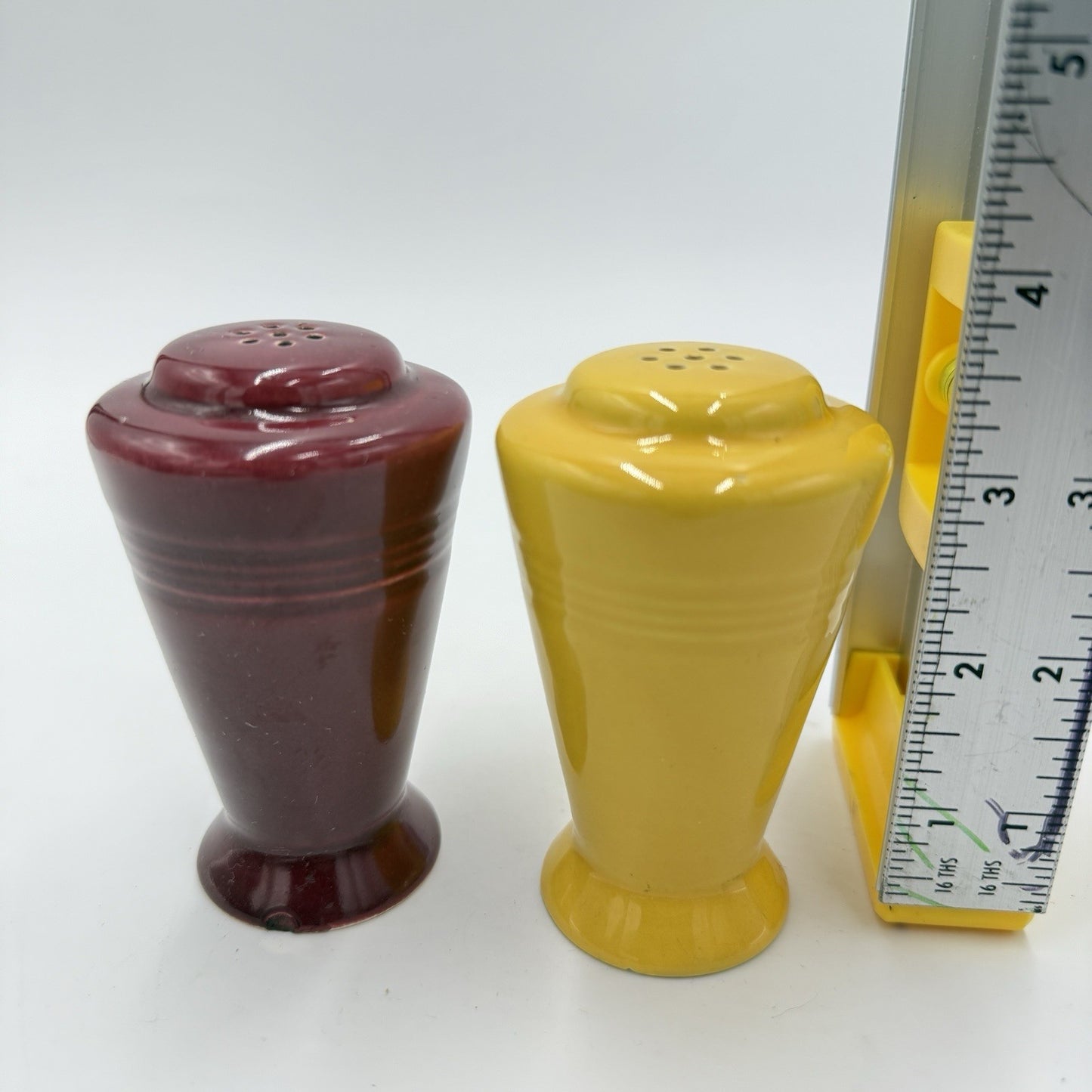 Homer Laughlin Early Vtg Harlequin Fiestaware Salt & Pepper Shakers Yellow Red