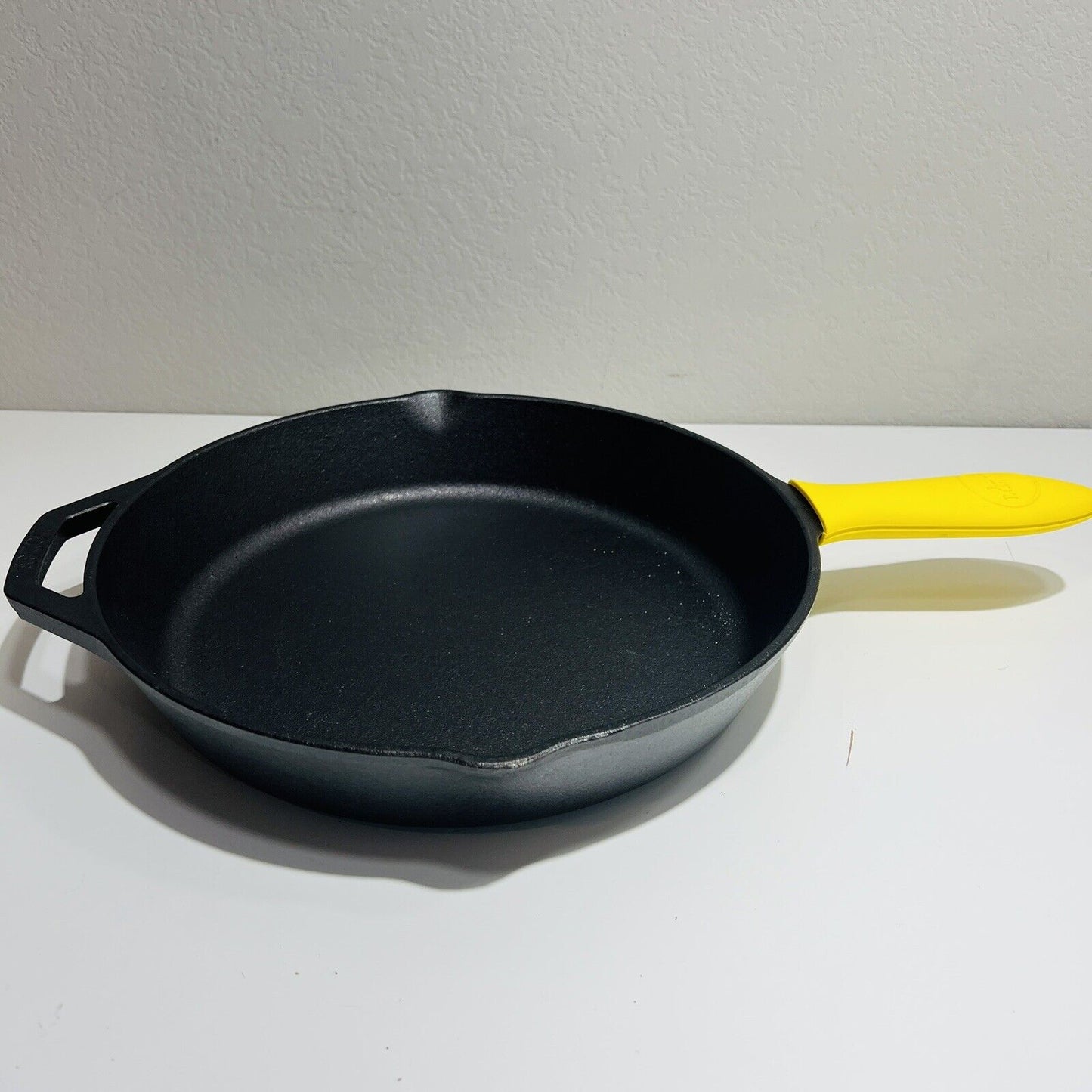Lodge Cast Iron Skillet L10SK3 12 inch Kitchen Cookware Metal