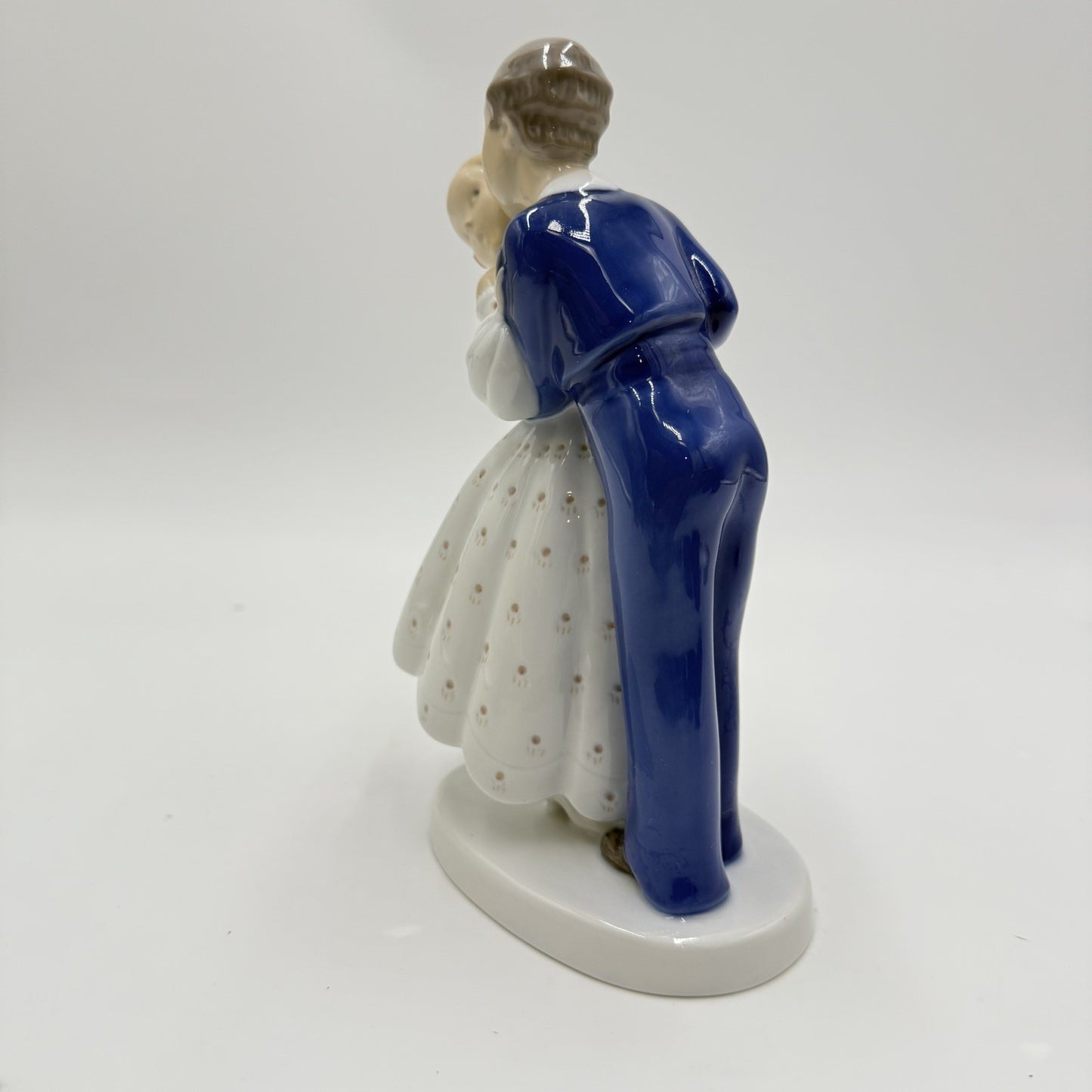 Bing & Grondahl Porcelain Denmark Figurine Boy Kissing Girl #2162 Vintage