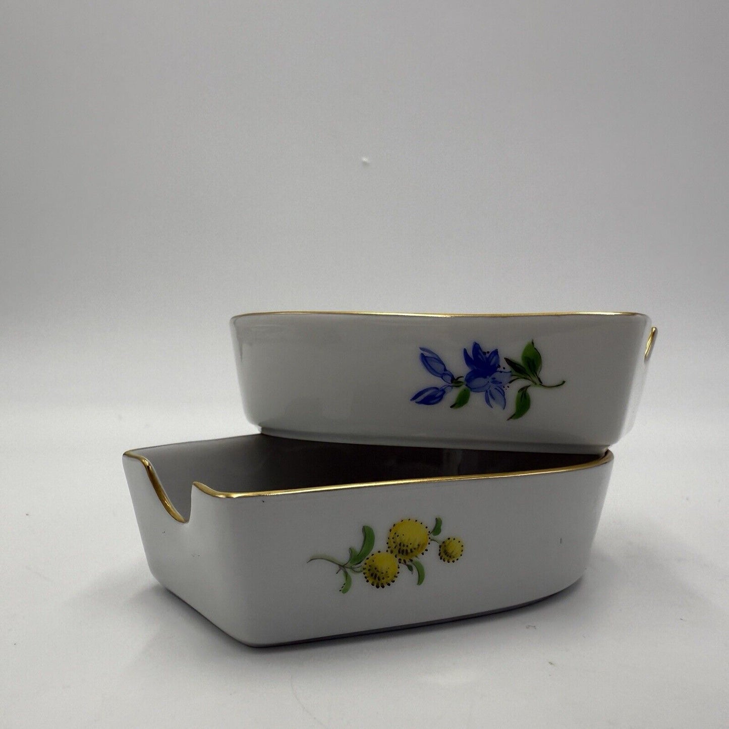Antique 19th Century Pair Of Meissen Porcelain Floral Painted Ashtrays Germany