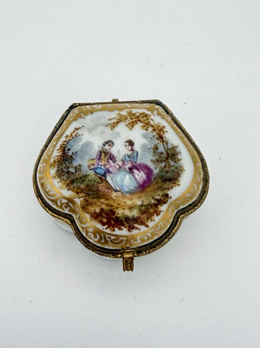17th C Meissen Hand Painted Porcelain Trinket Box Germany Victorian Small