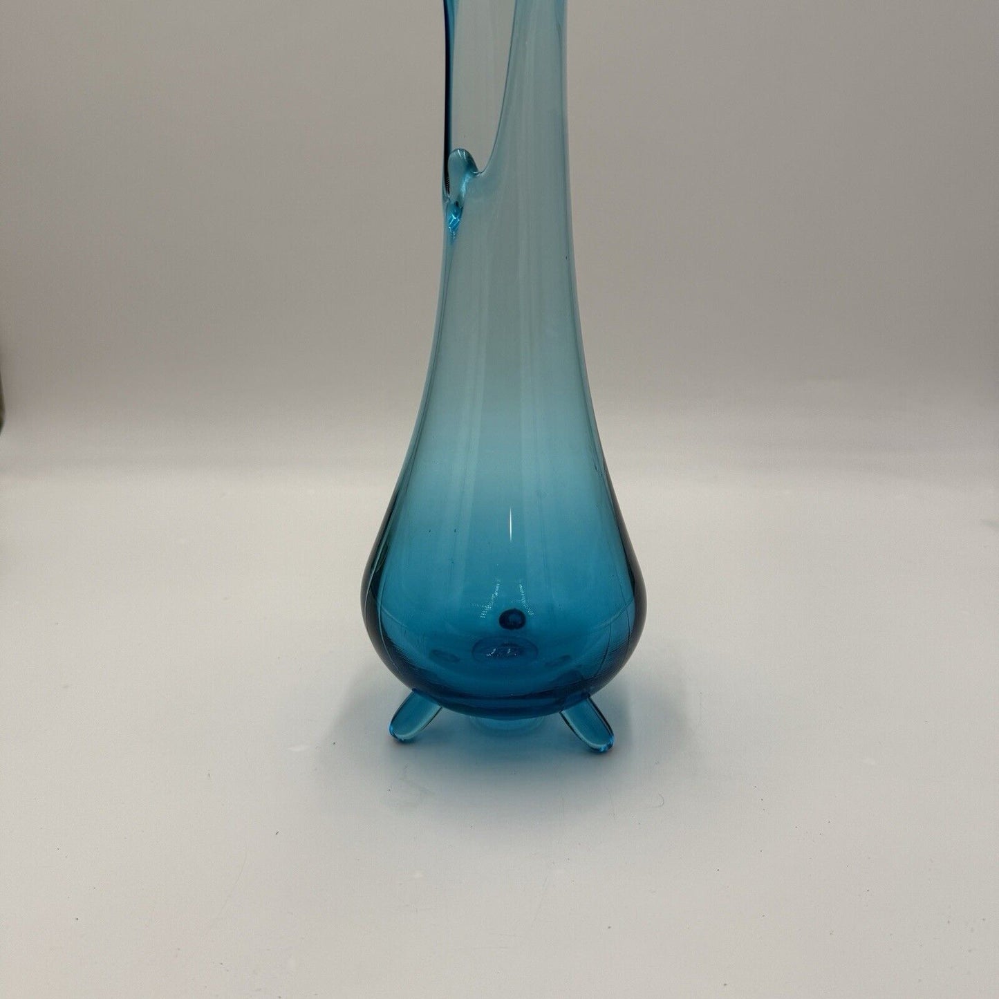 LE Smith Vase 14.5in 3-Toed Art Glass Swung Peacock Blue Vintage Retro Decor MCM