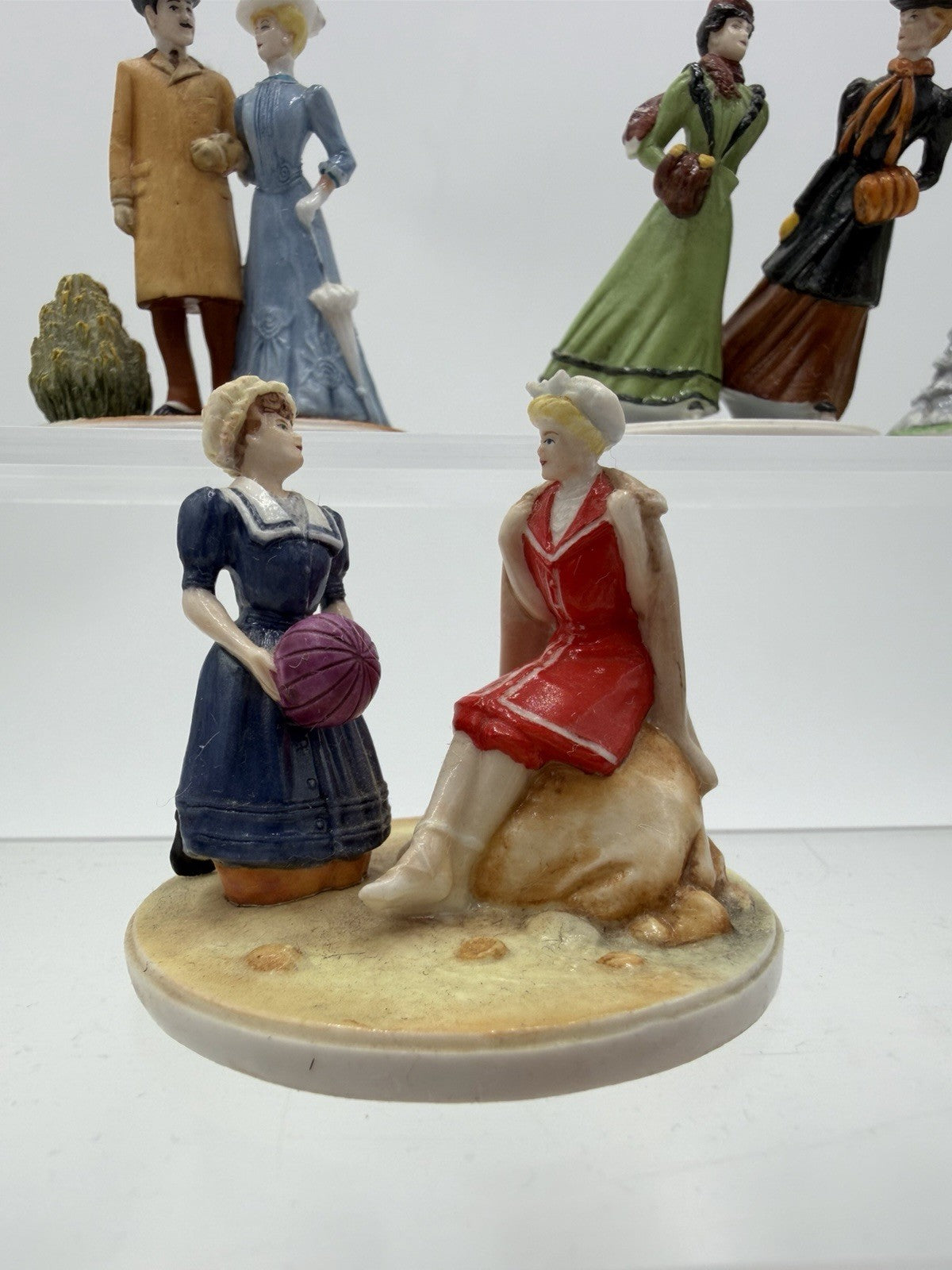 Franklin Mint Fashionable Parisiennes Porcelain Miniature Figurines 11