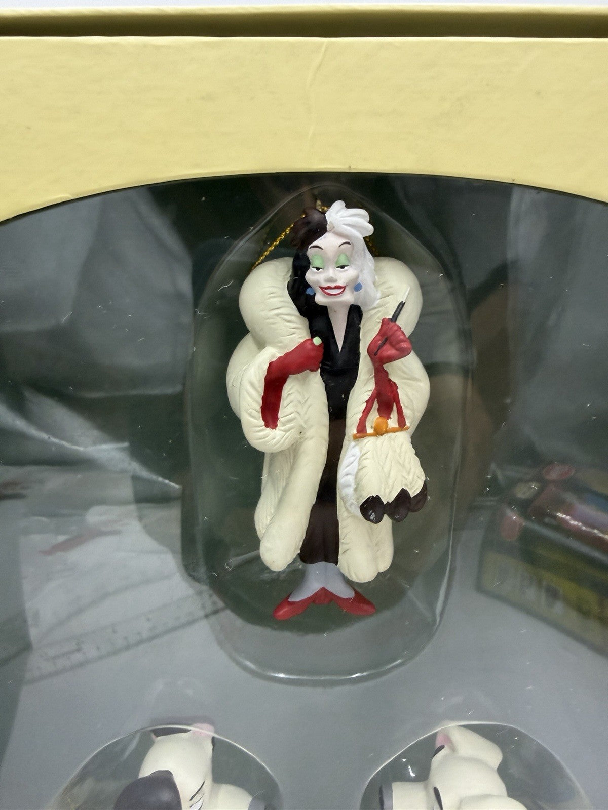 Disney 101 Dalmations Storybook Christmas Ornament collection Figurines