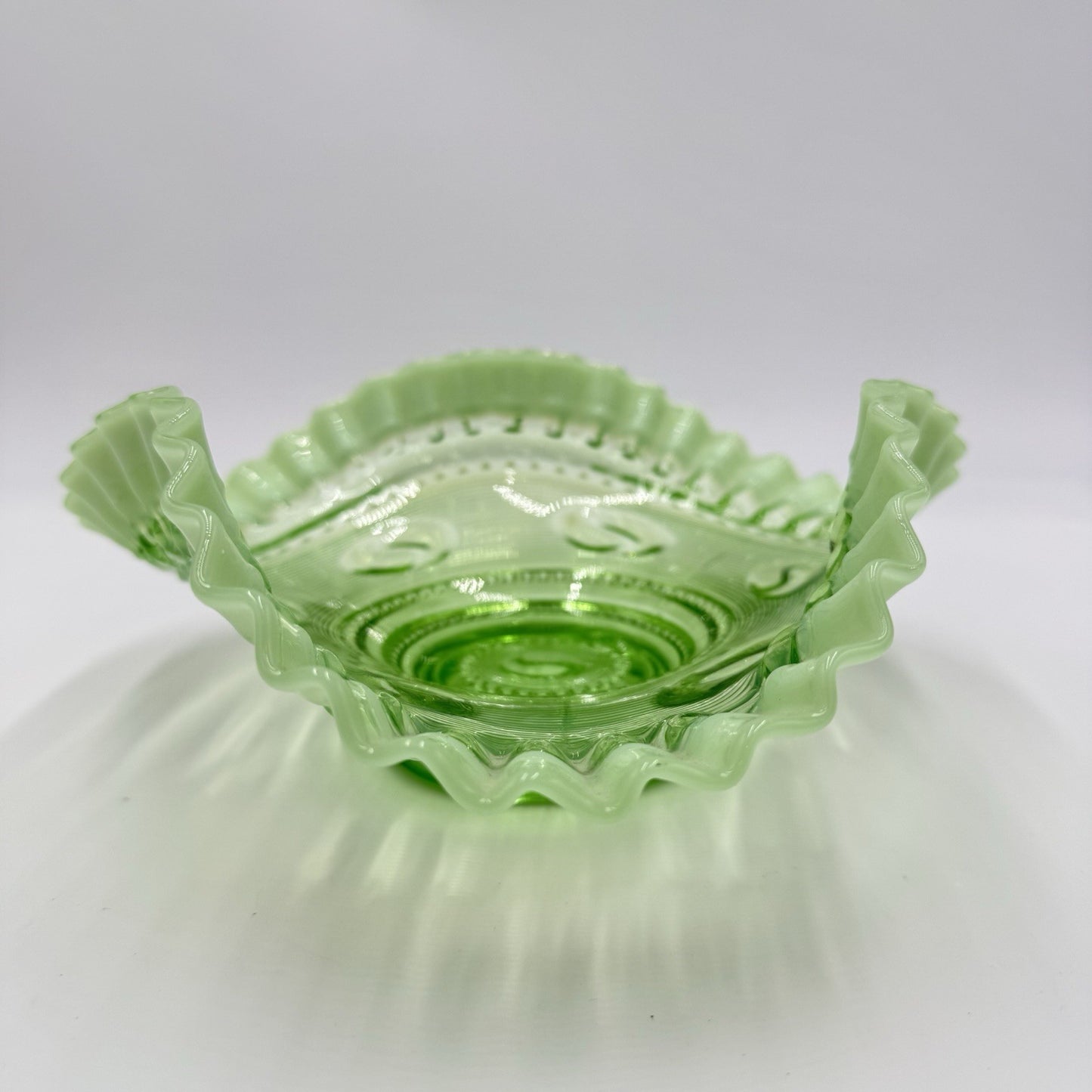 Vintage 1905 Jefferson Art Glass Astro Green Opalescent Art Bowl Ruffled Rim 8"