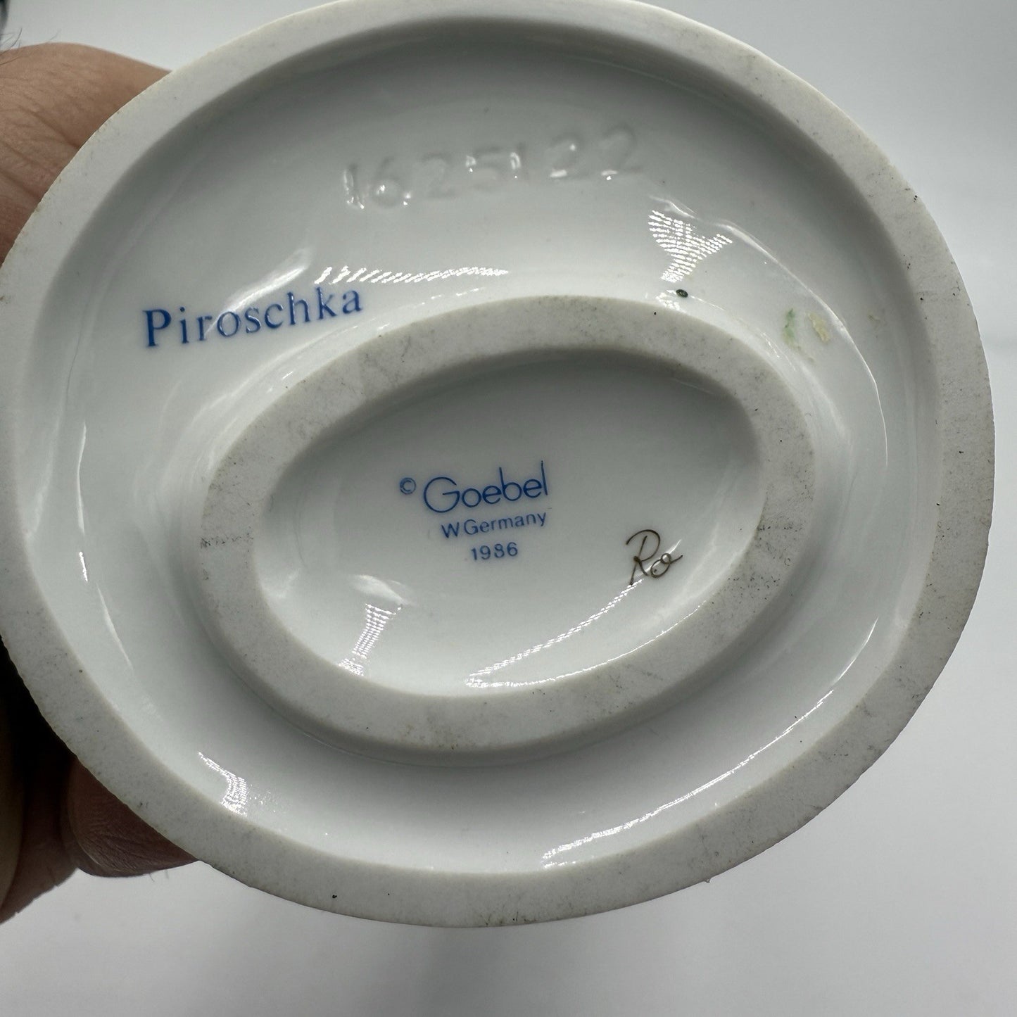 Goebel Germany PIROSCHKA Beauty Around the World Porcelain Figurine Hungary 8.5”