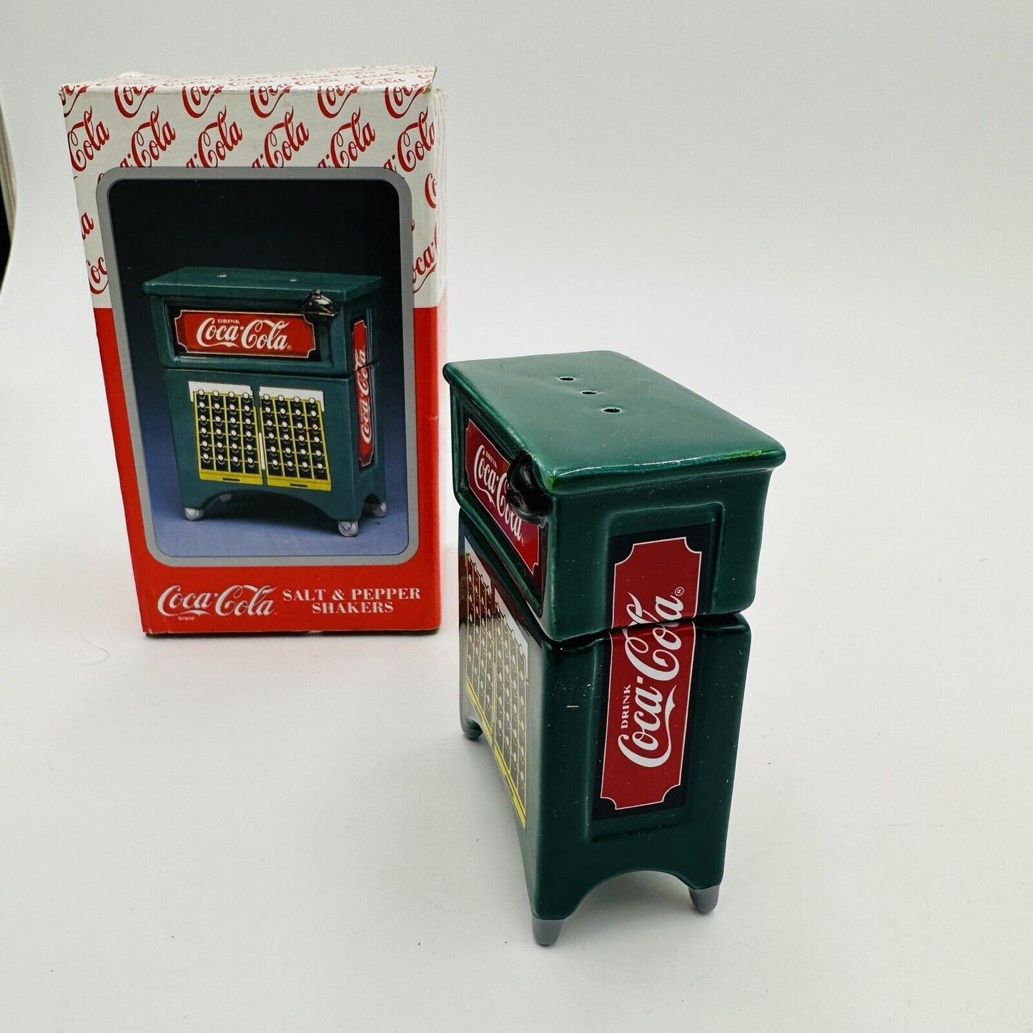 Coca-Cola Salt & Pepper Shaker Vending Machine Ceramic Vintage