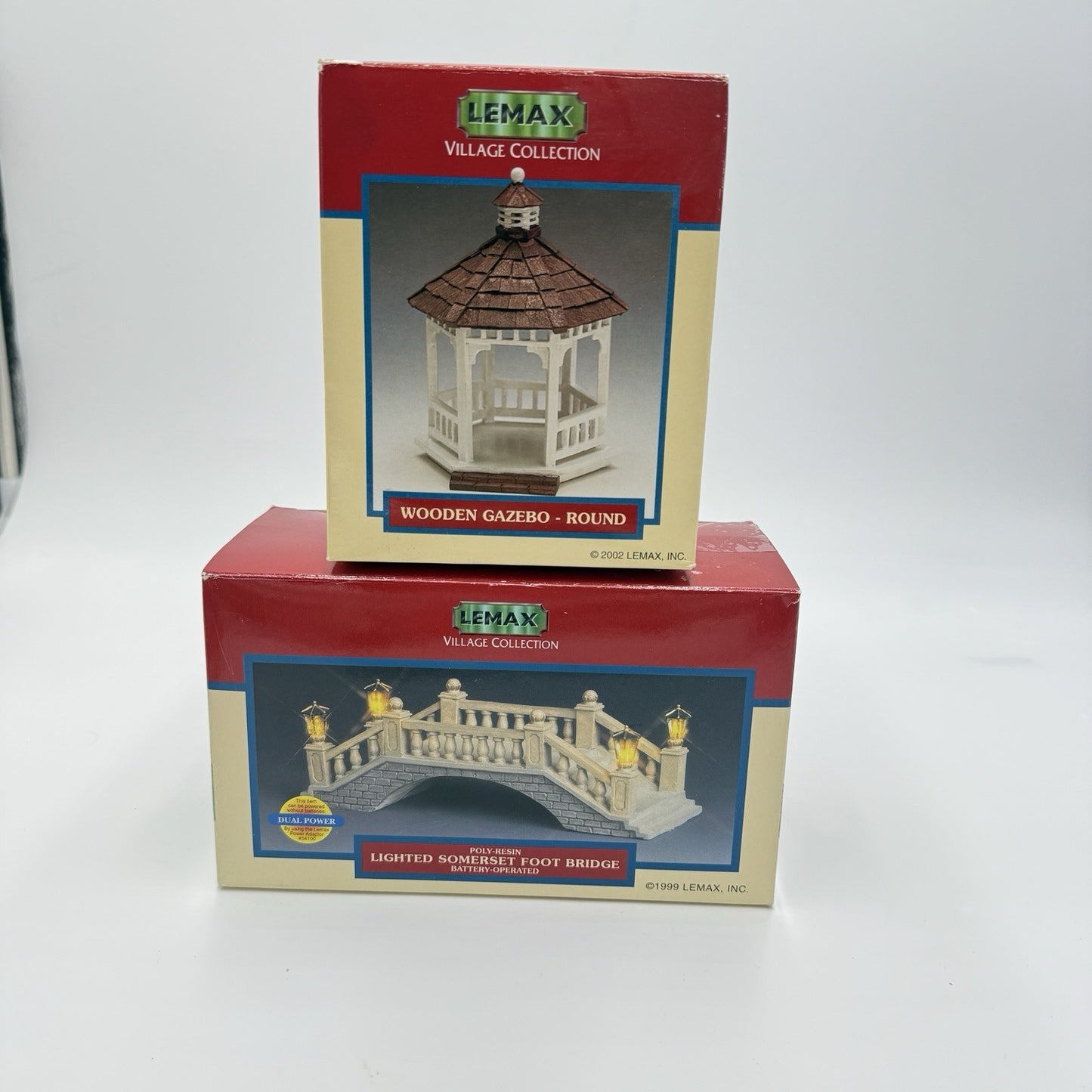 Lemax Village Collection Lighted Somerset Foot Bridge & Wooden Gazebo Round
