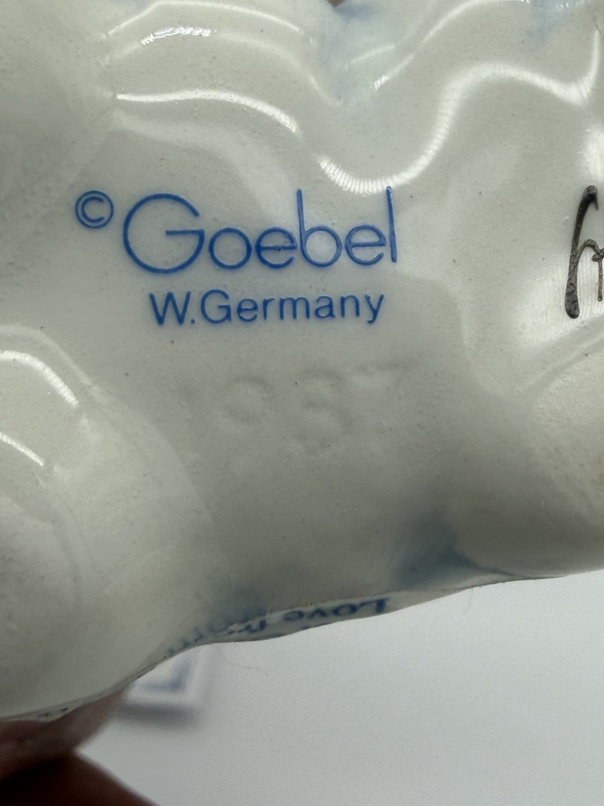 Hummel Goebel Porcelain Love From Above 1989 Figurine #481 Ornament Boxed