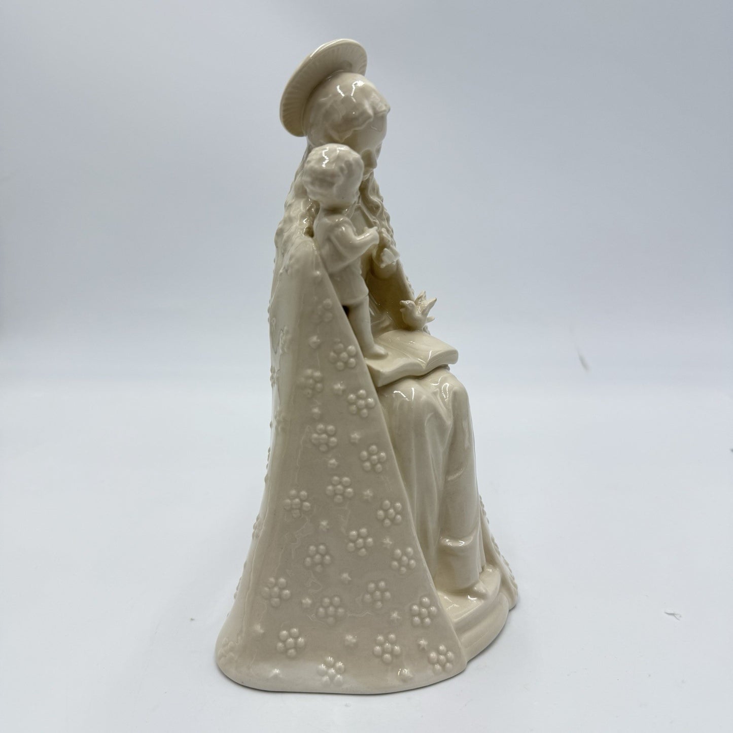 Vintage Hummel Figurine Flower Madonna & Child Full Bee Porcelain Goebel 10/1