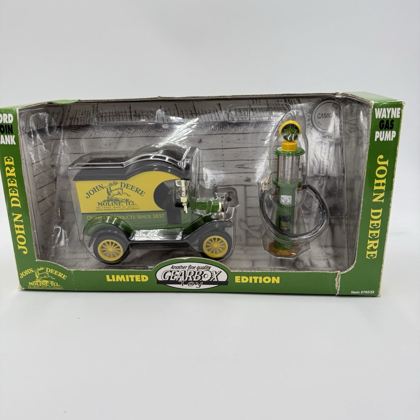 Vintage John Deere 1912 Model T Ford Coin Bank Wayne Gas Pump Limited Edition